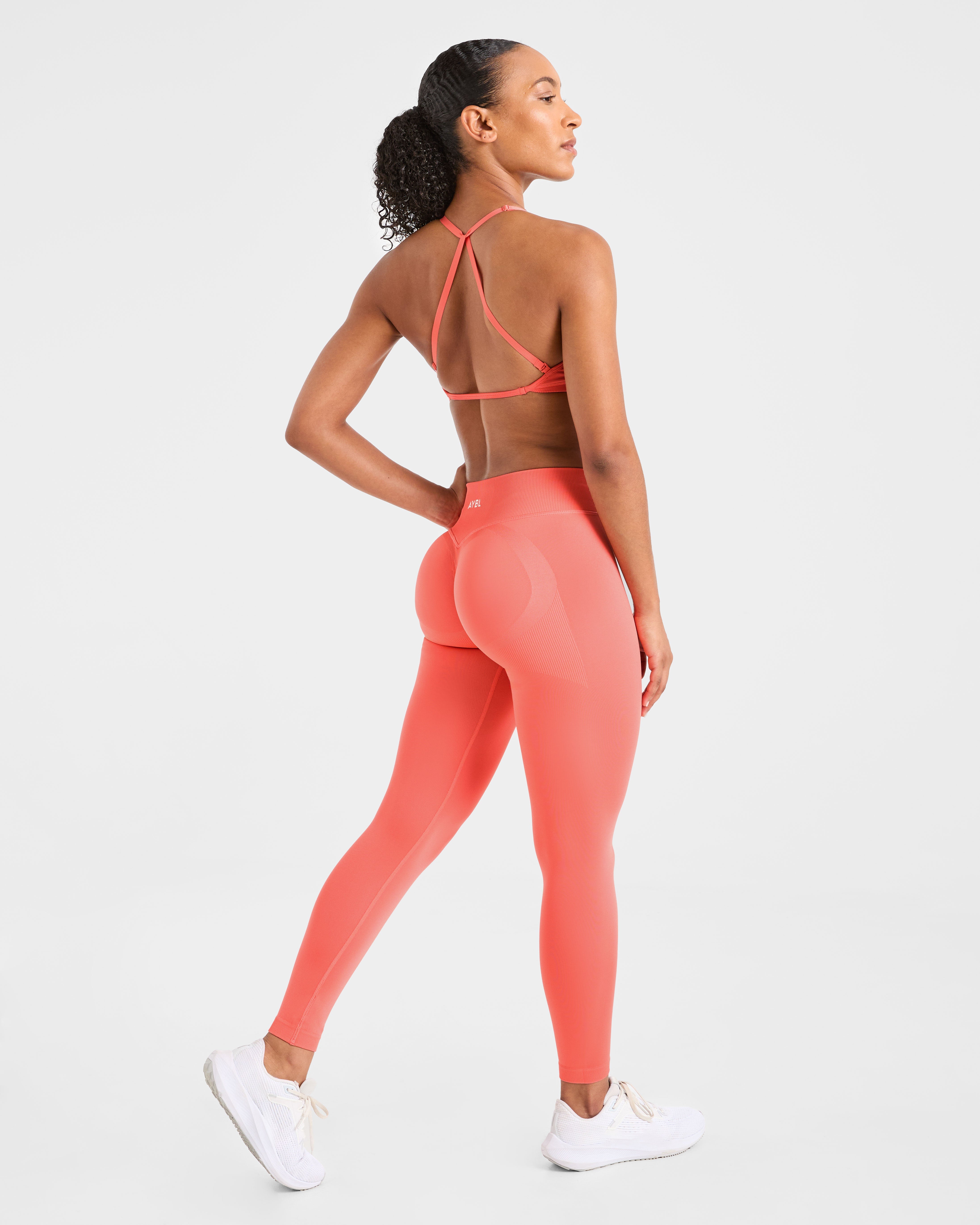 Adapt Seamless Strappy Sports Bra - Summer Pêche