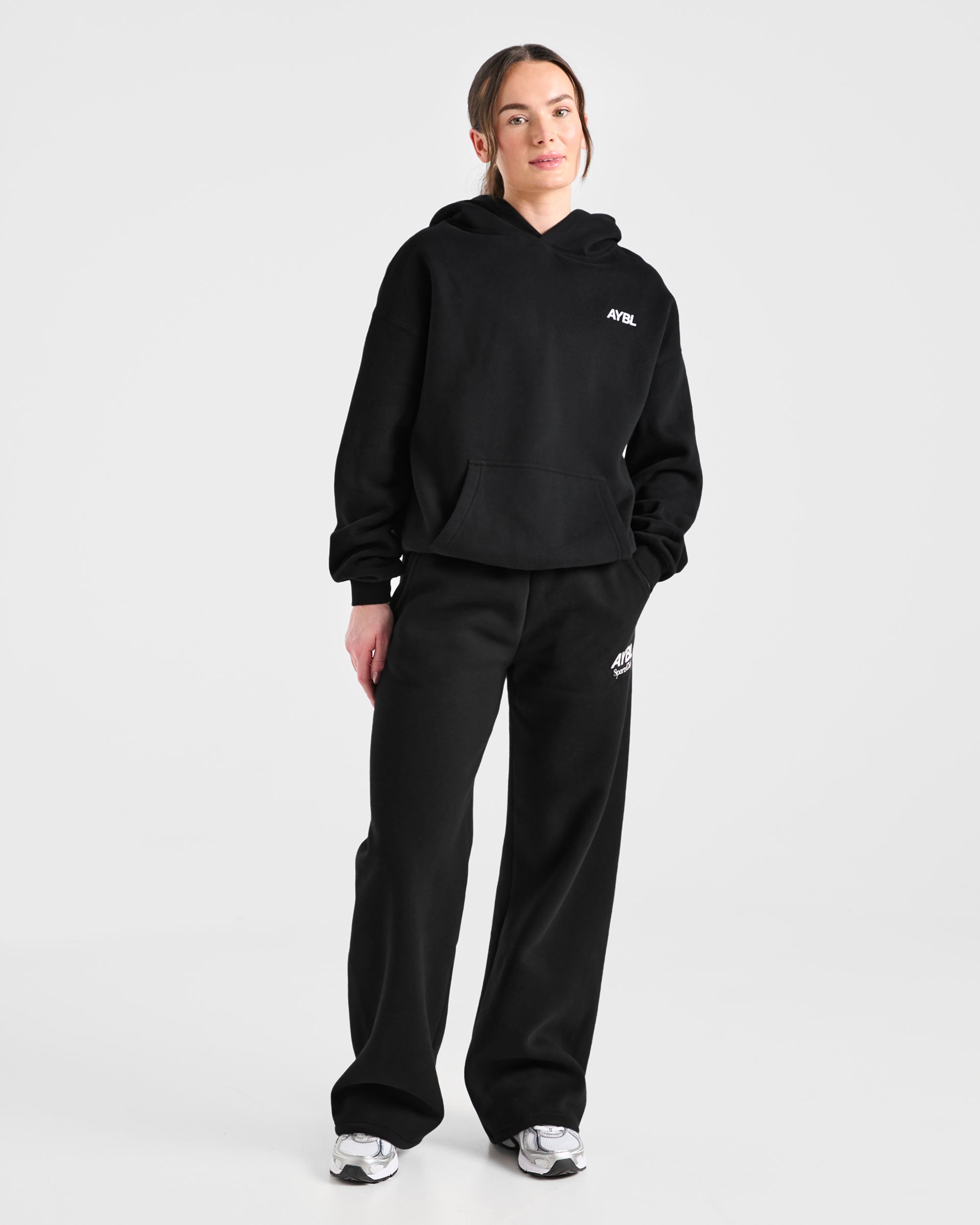 AYBL Sports Club Oversized Straight Leg Joggers - Noir/Blanc