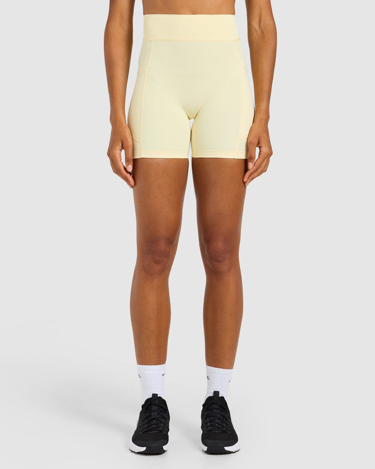 Run Pocket Shorts - Butter Jaune
