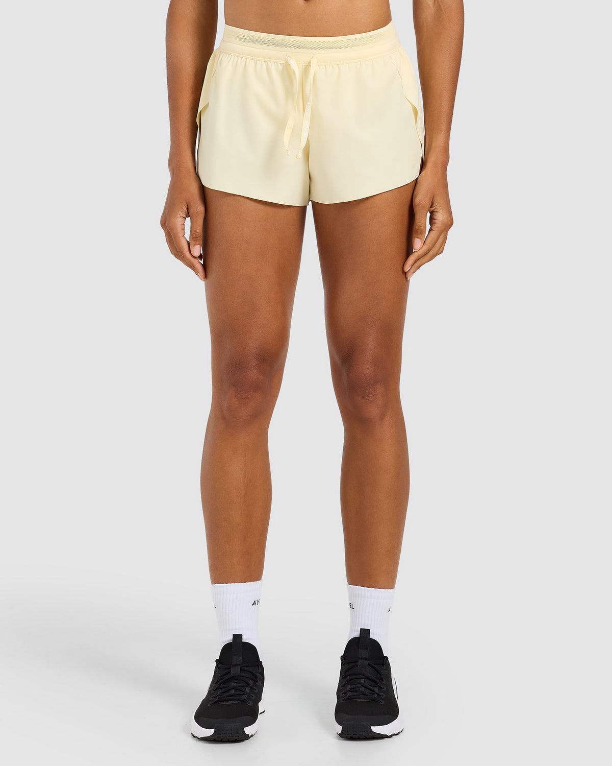 Run Low Rise 3" Shorts - Butter Jaune
