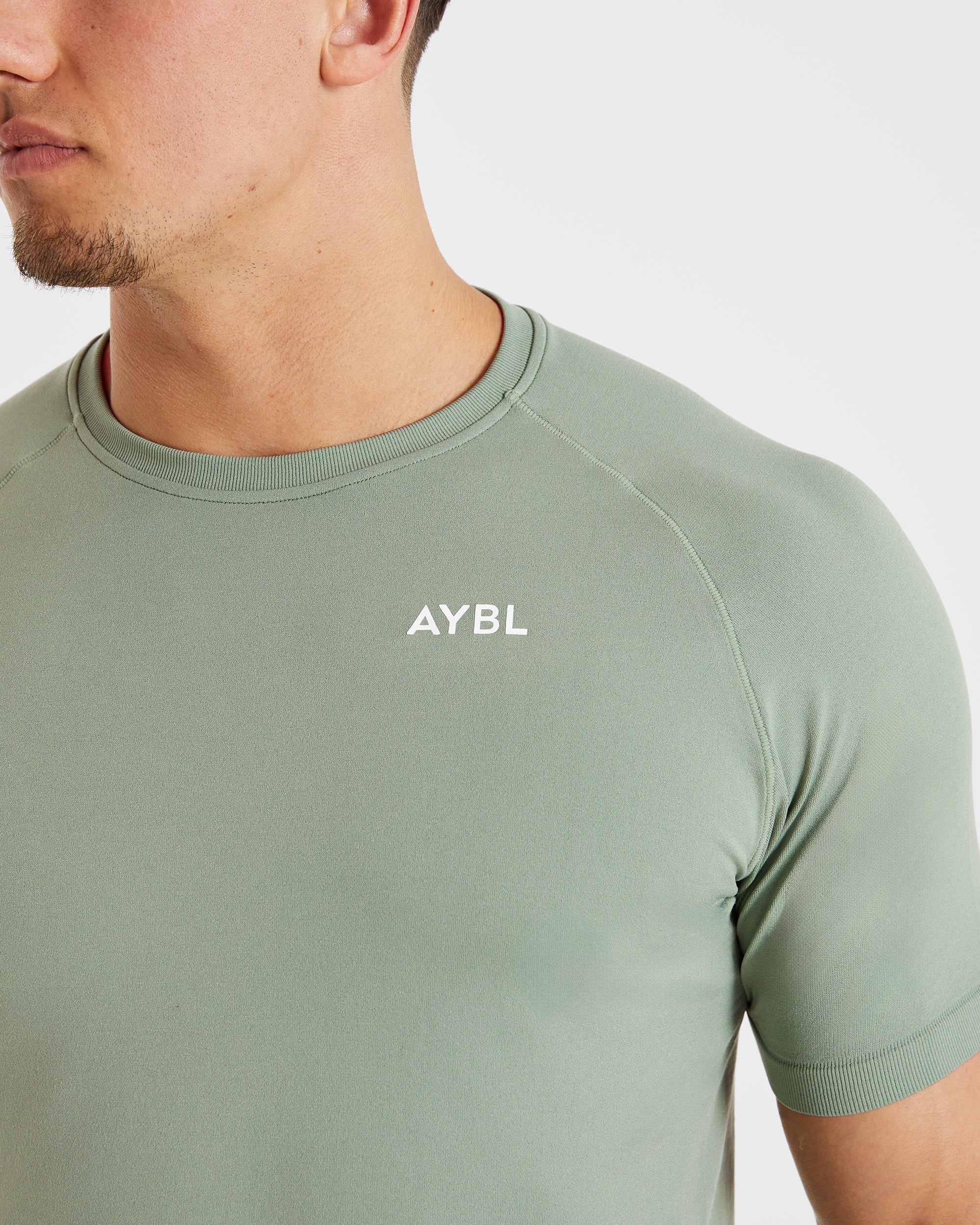 Ascend Seamless T Shirt - Olive Vert