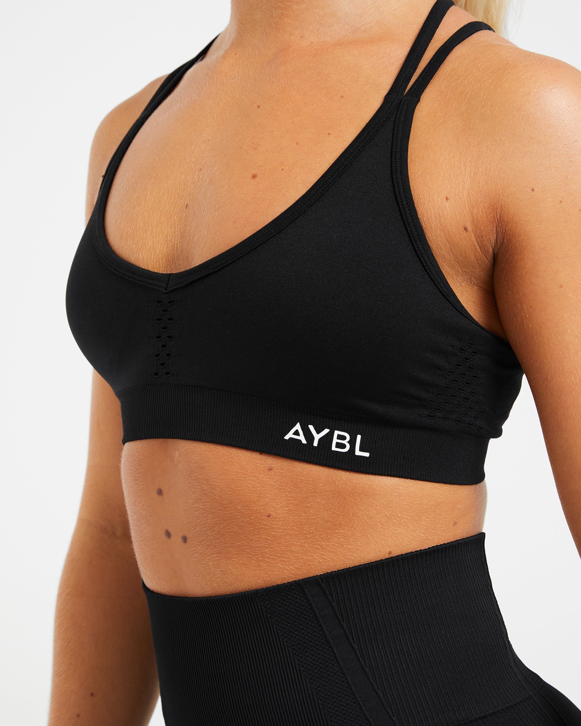 Essential Seamless Strappy Sports Bra - Noir
