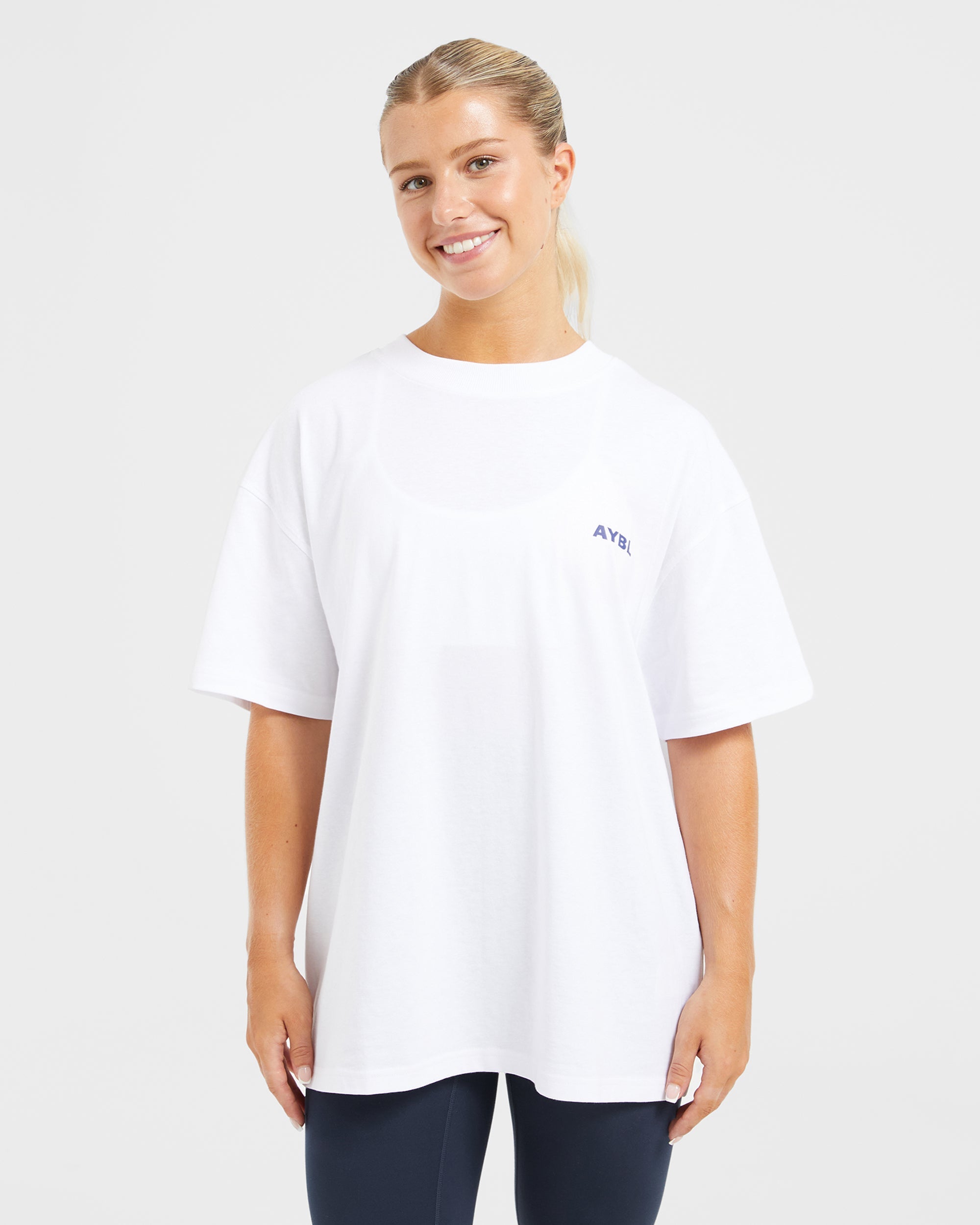 AYBL Lift Italic Oversized T Shirt - Blanc/Navy