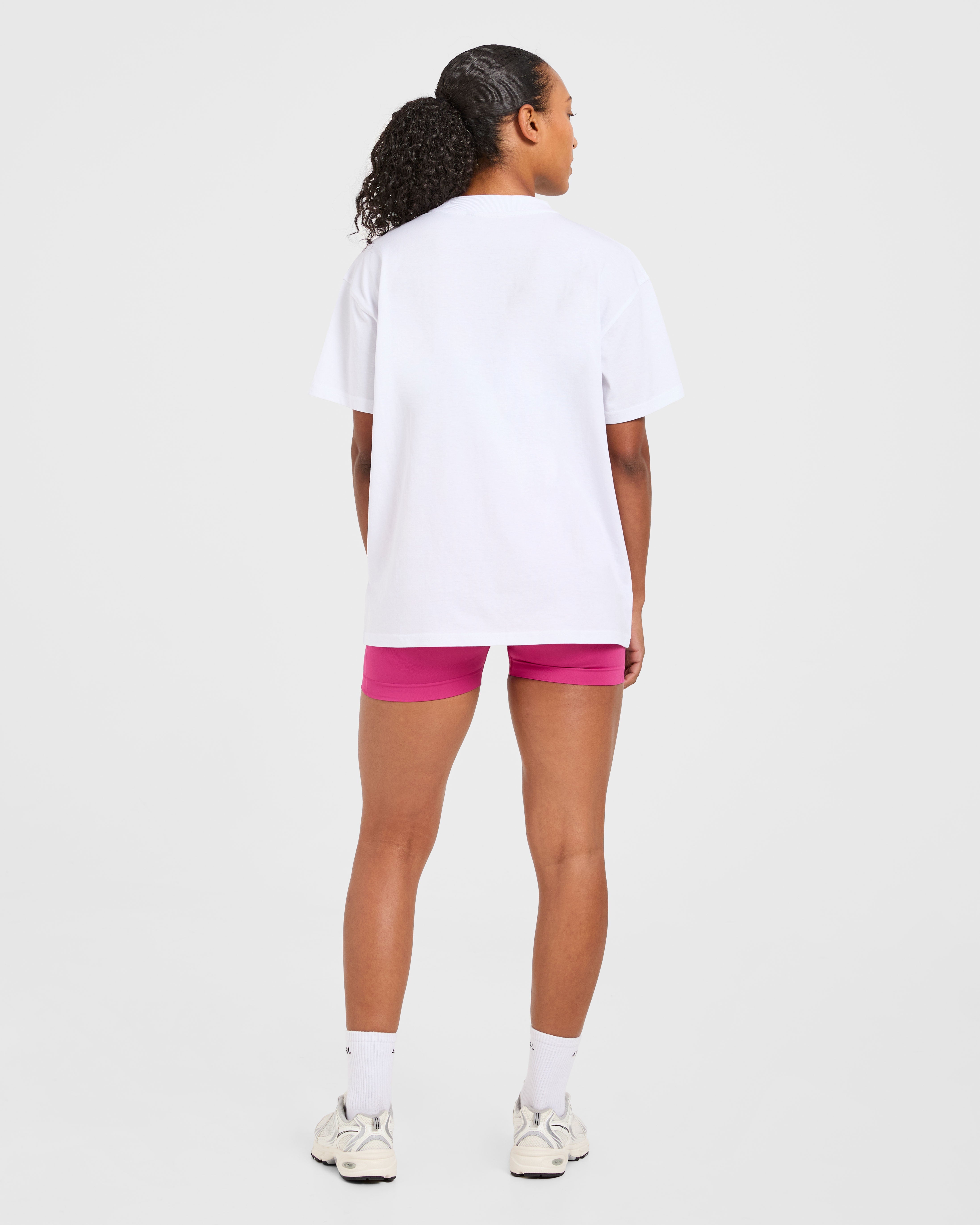 Sports Club Gothic Oversized T Shirt - Blanc/Rose