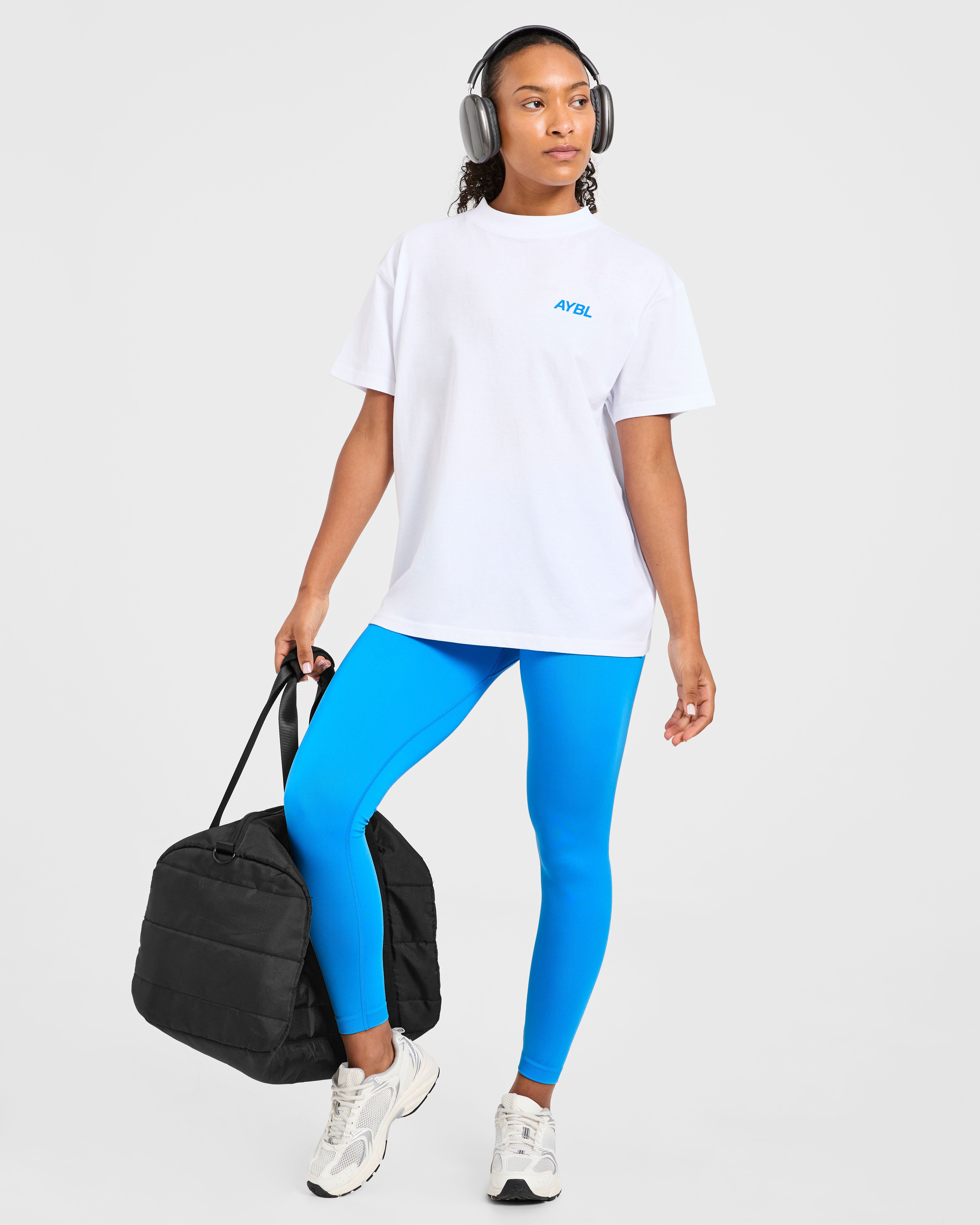 AYBL Sports Club Oversized T Shirt - Blanc/Cobalt