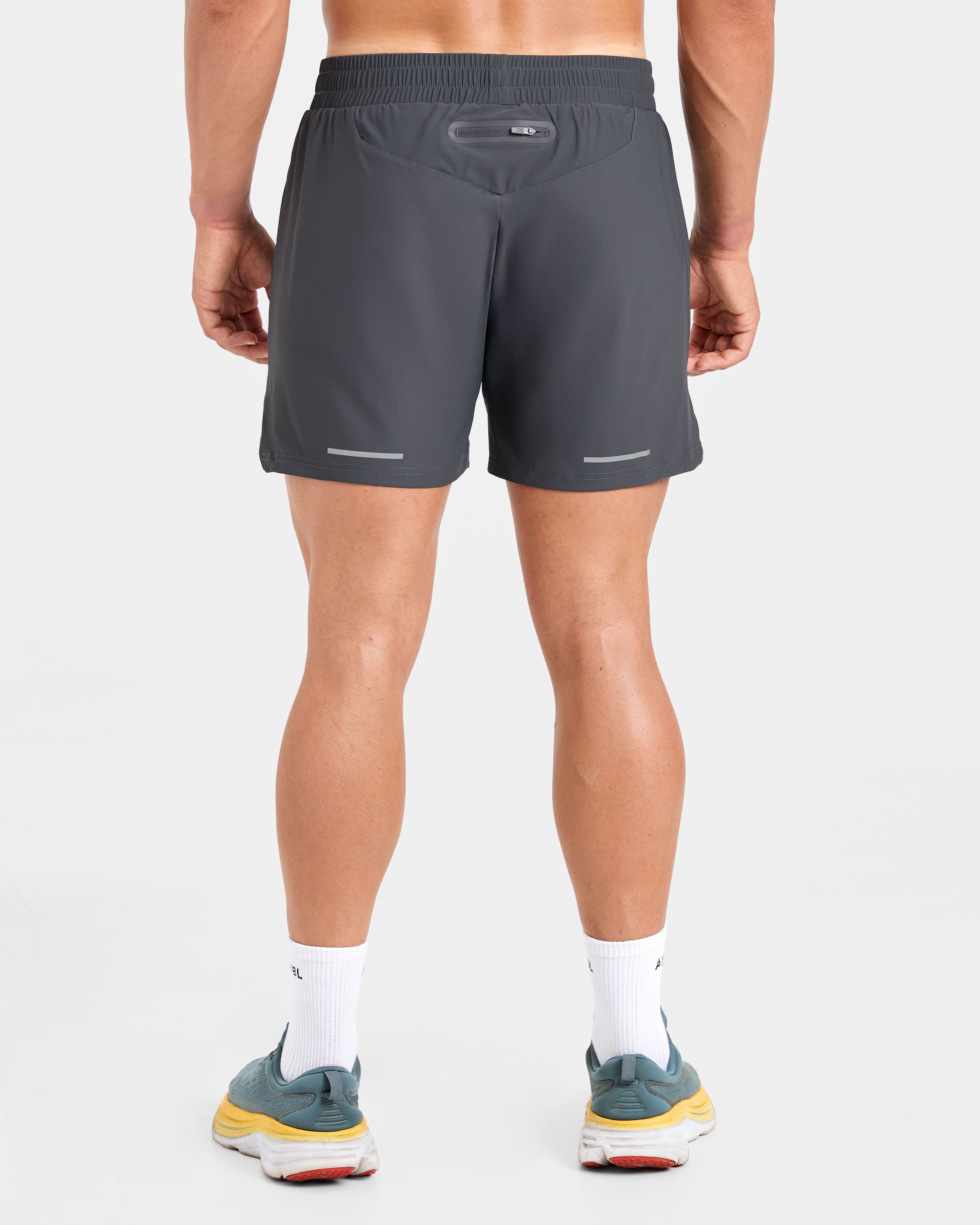 Run 5" Shorts - Hurricane Gris