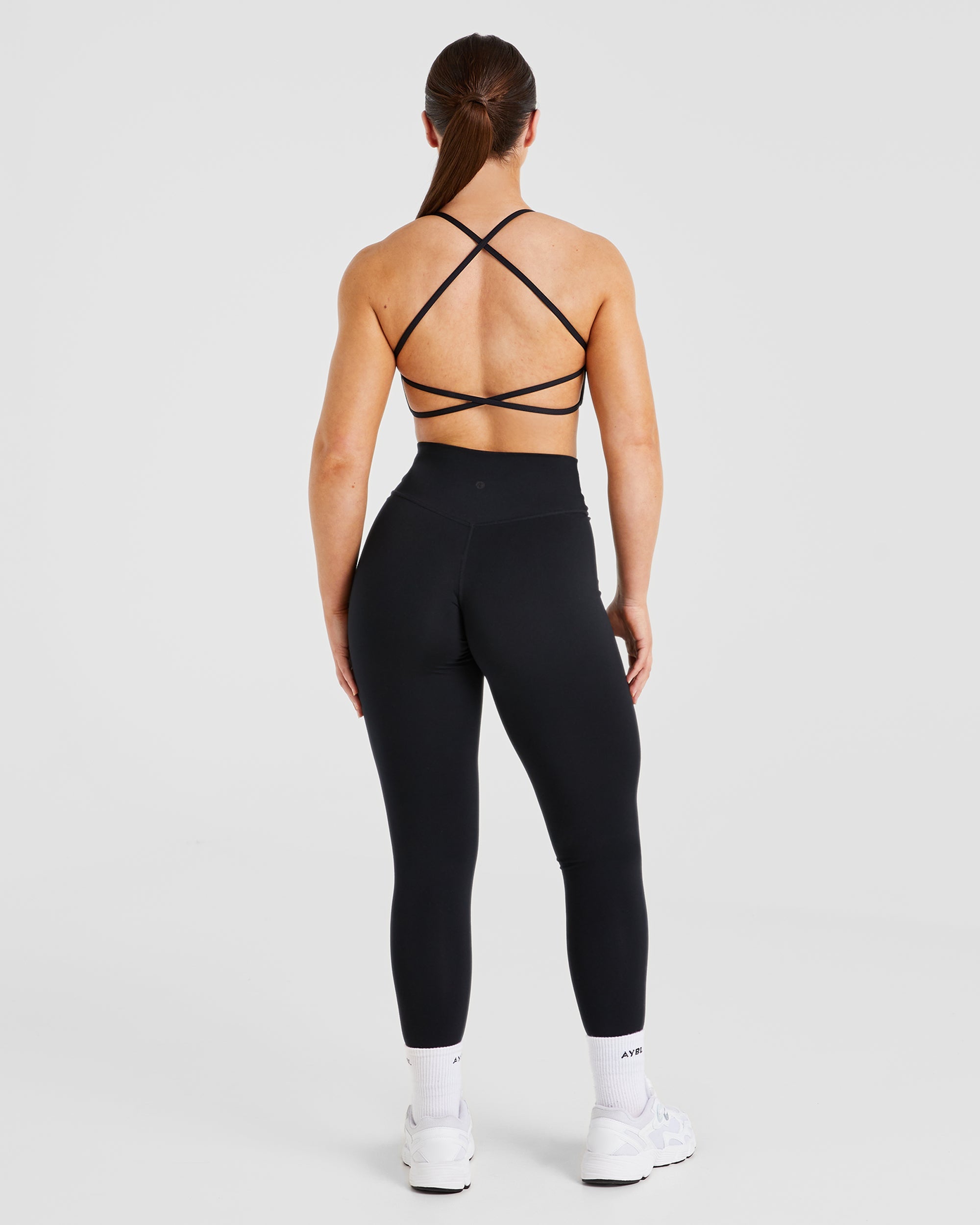 Essential Crossback Sports Bra - Noir