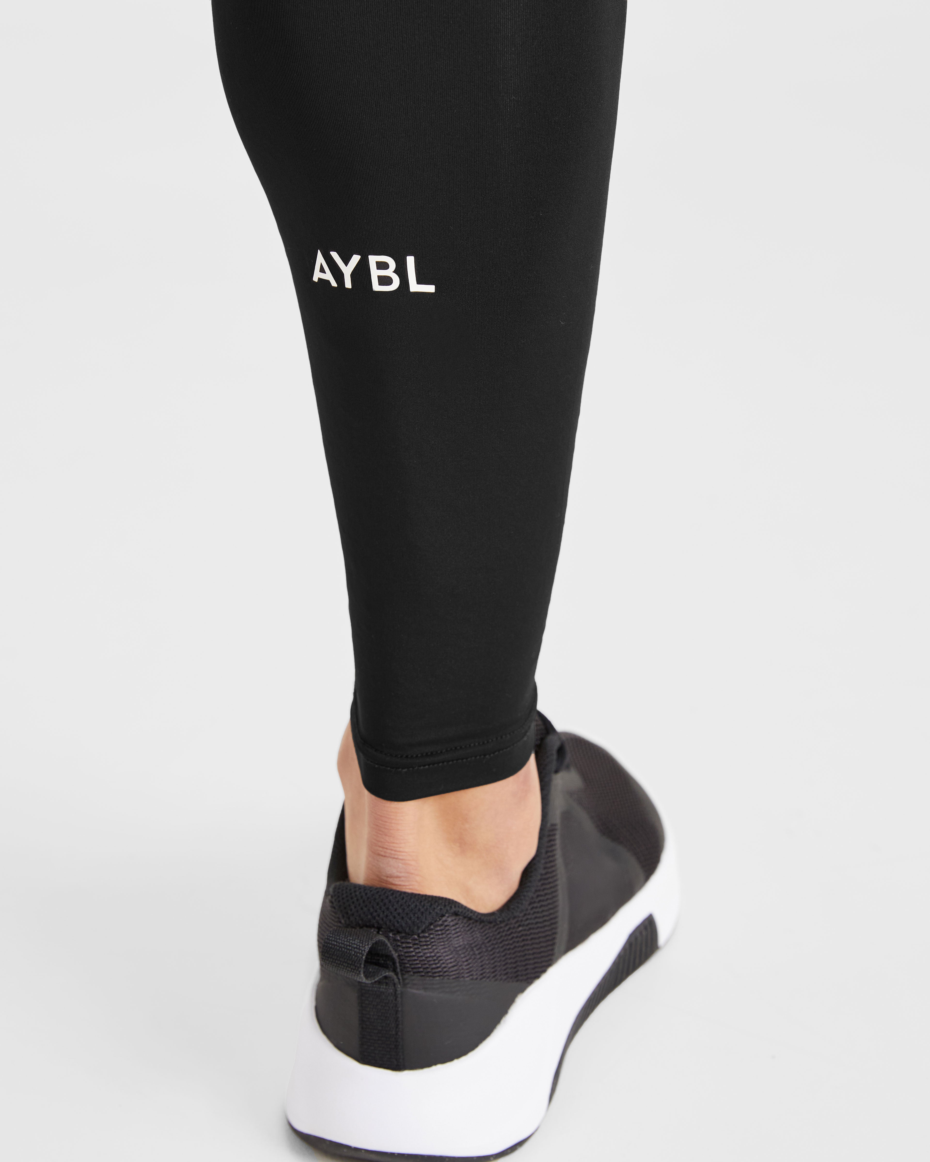 Essential Base Layer Leggings - Noir