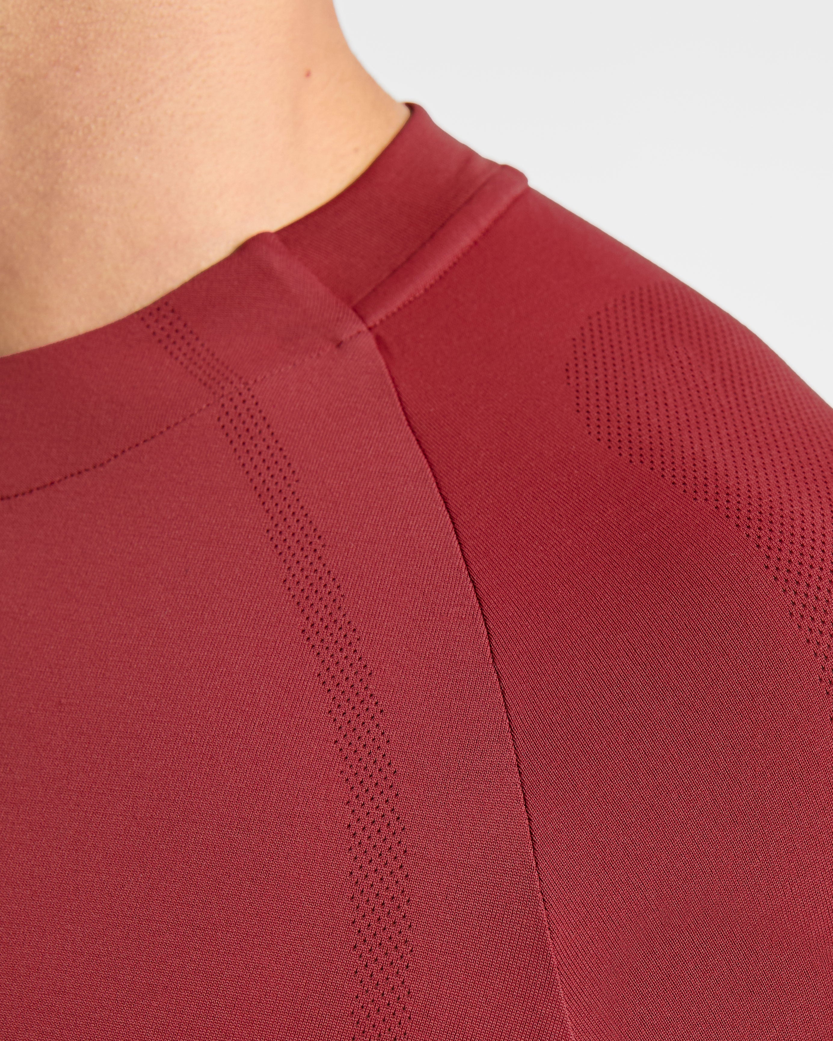Attain Seamless T Shirt - Maroon Rouge