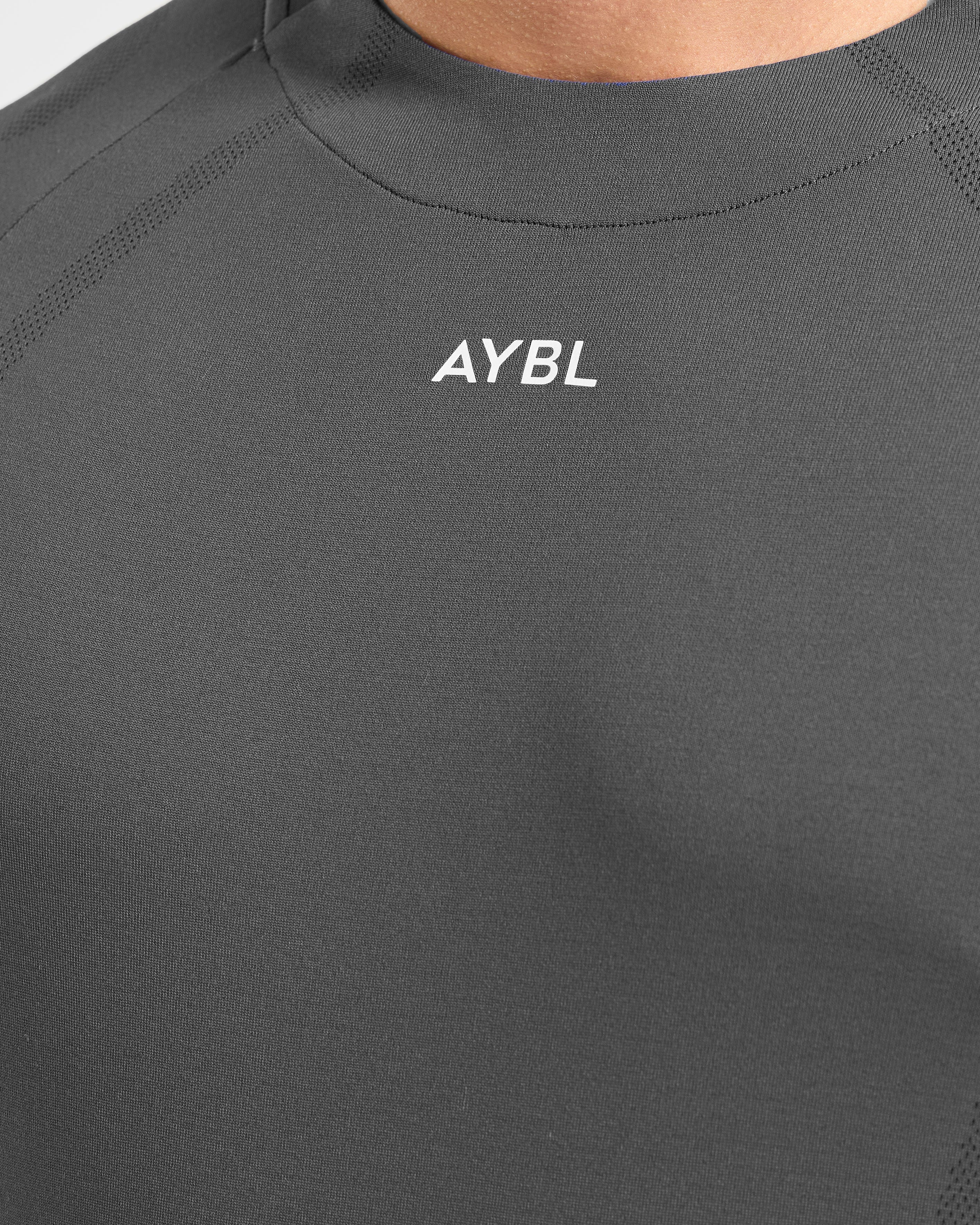 Attain Seamless T Shirt - Storm Gris