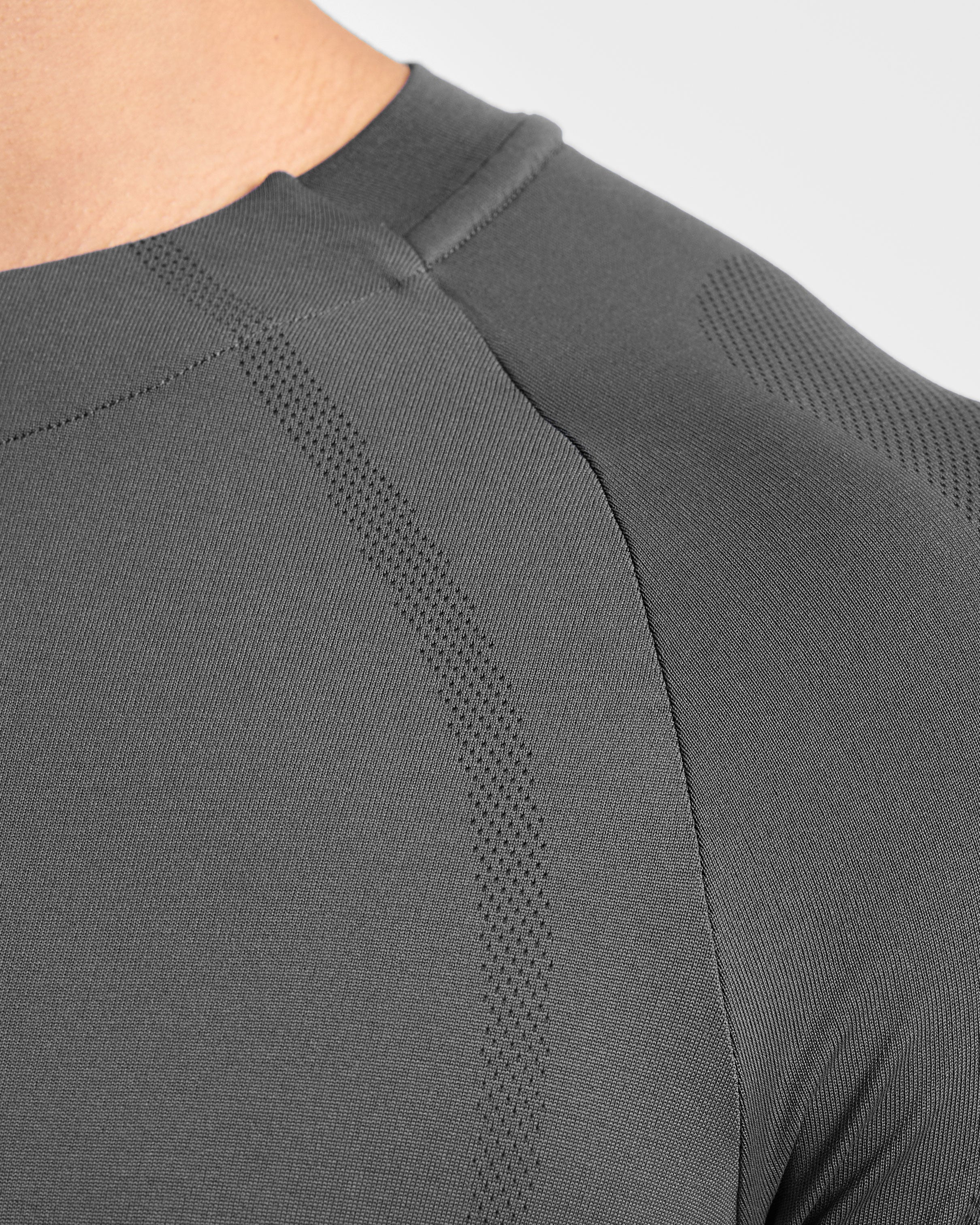 Attain Seamless T Shirt - Storm Gris