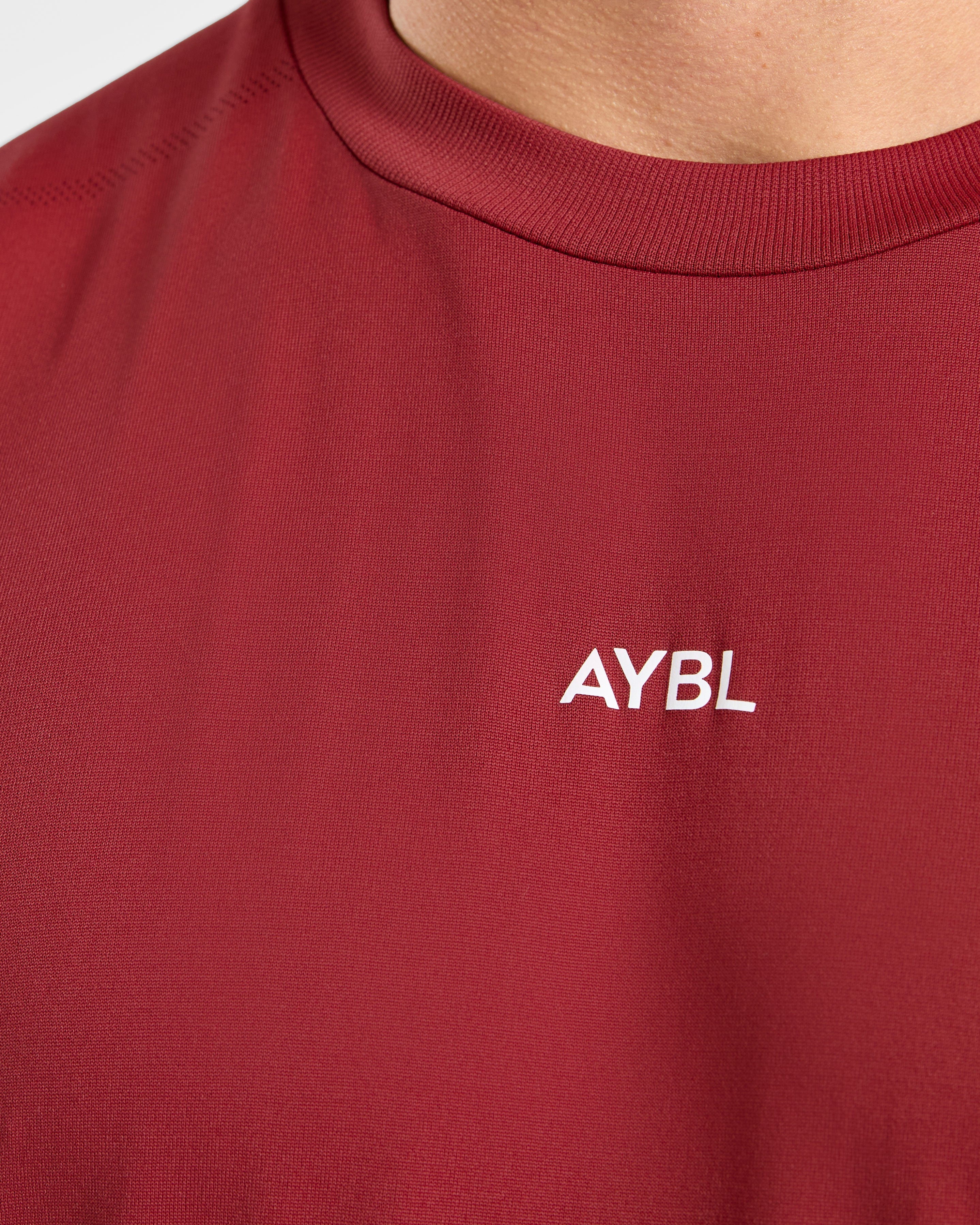 Attain Seamless Vest - Maroon Rouge