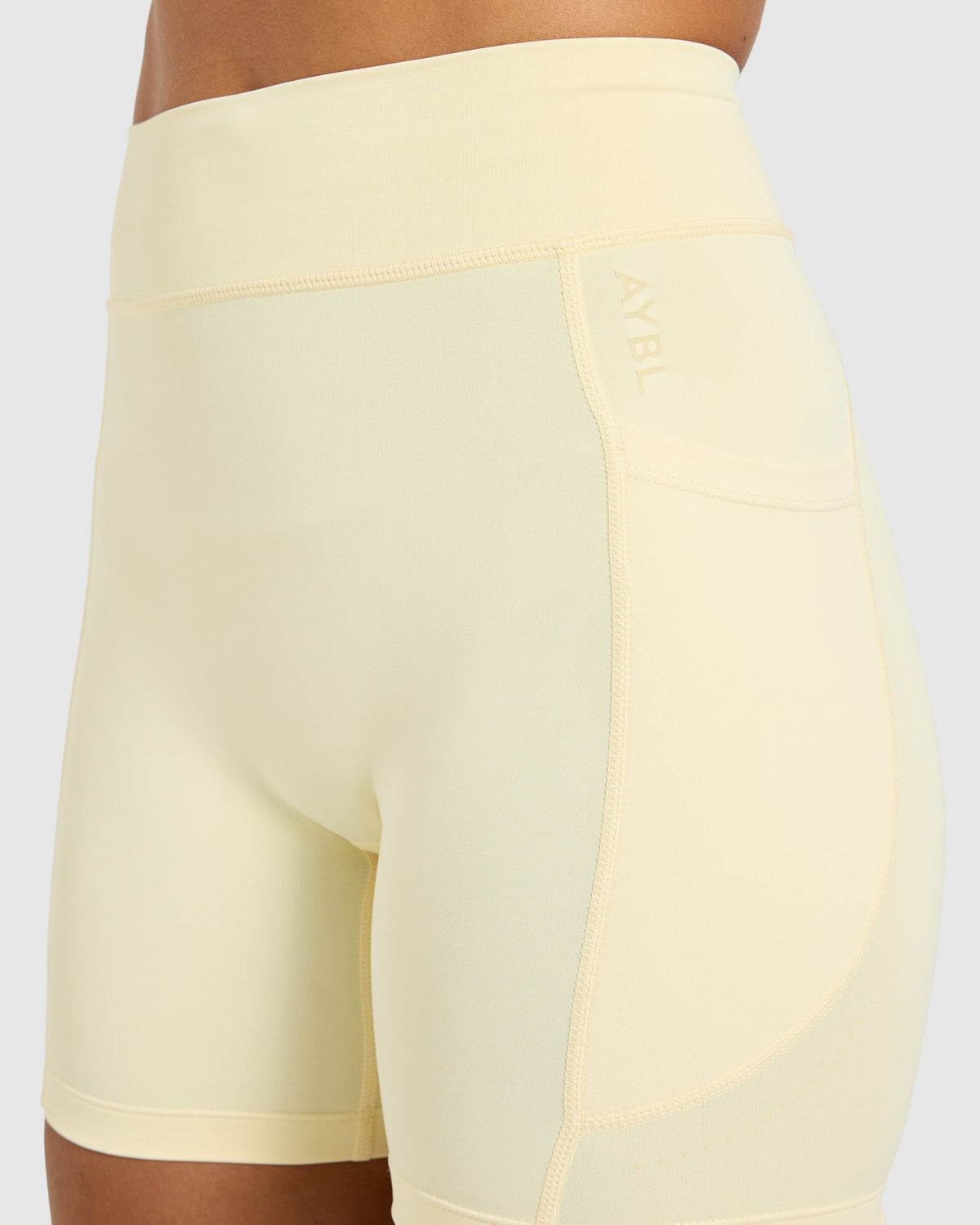 Run Pocket Shorts - Butter Jaune