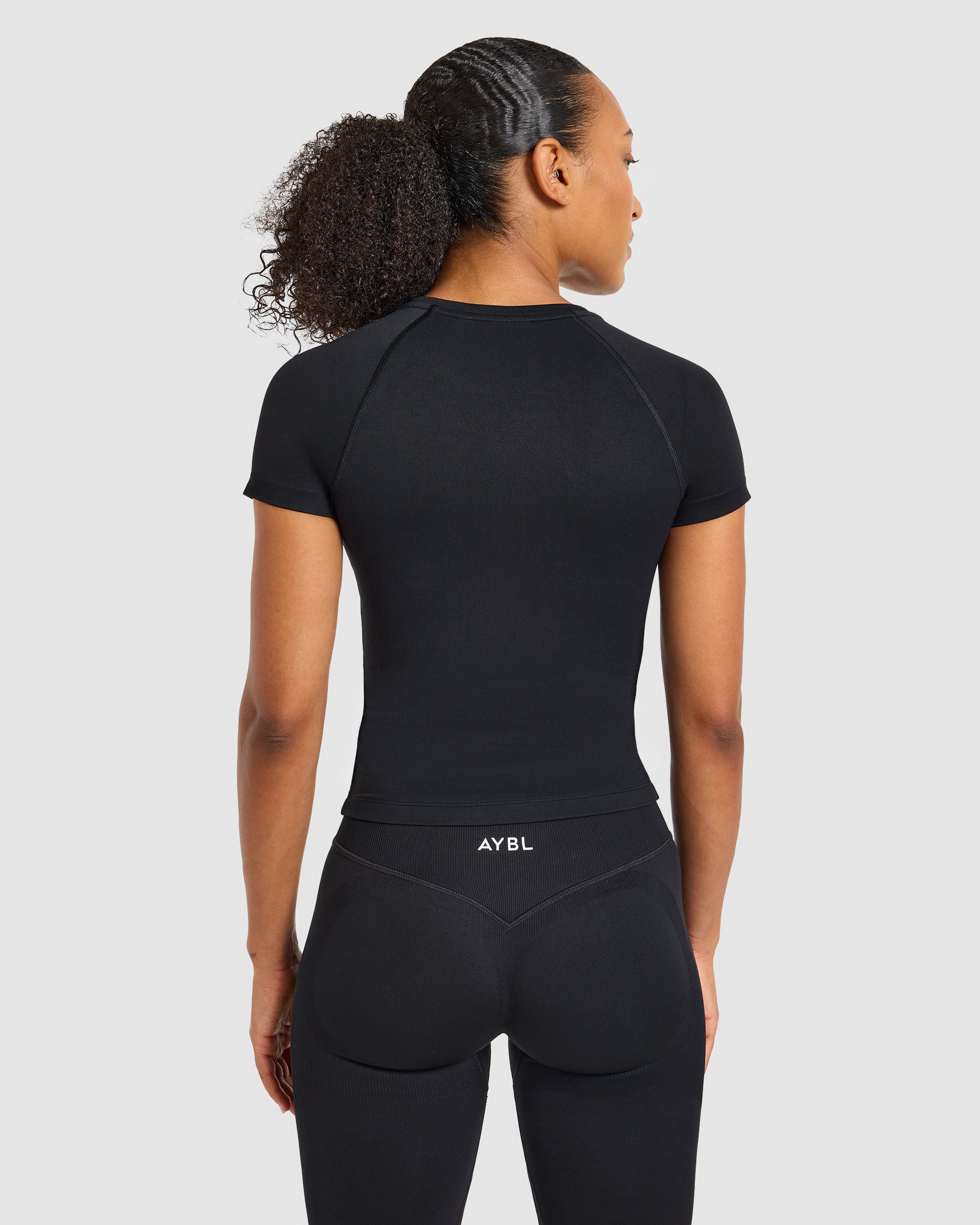 Enhance Seamless Short Sleeve Top - Noir