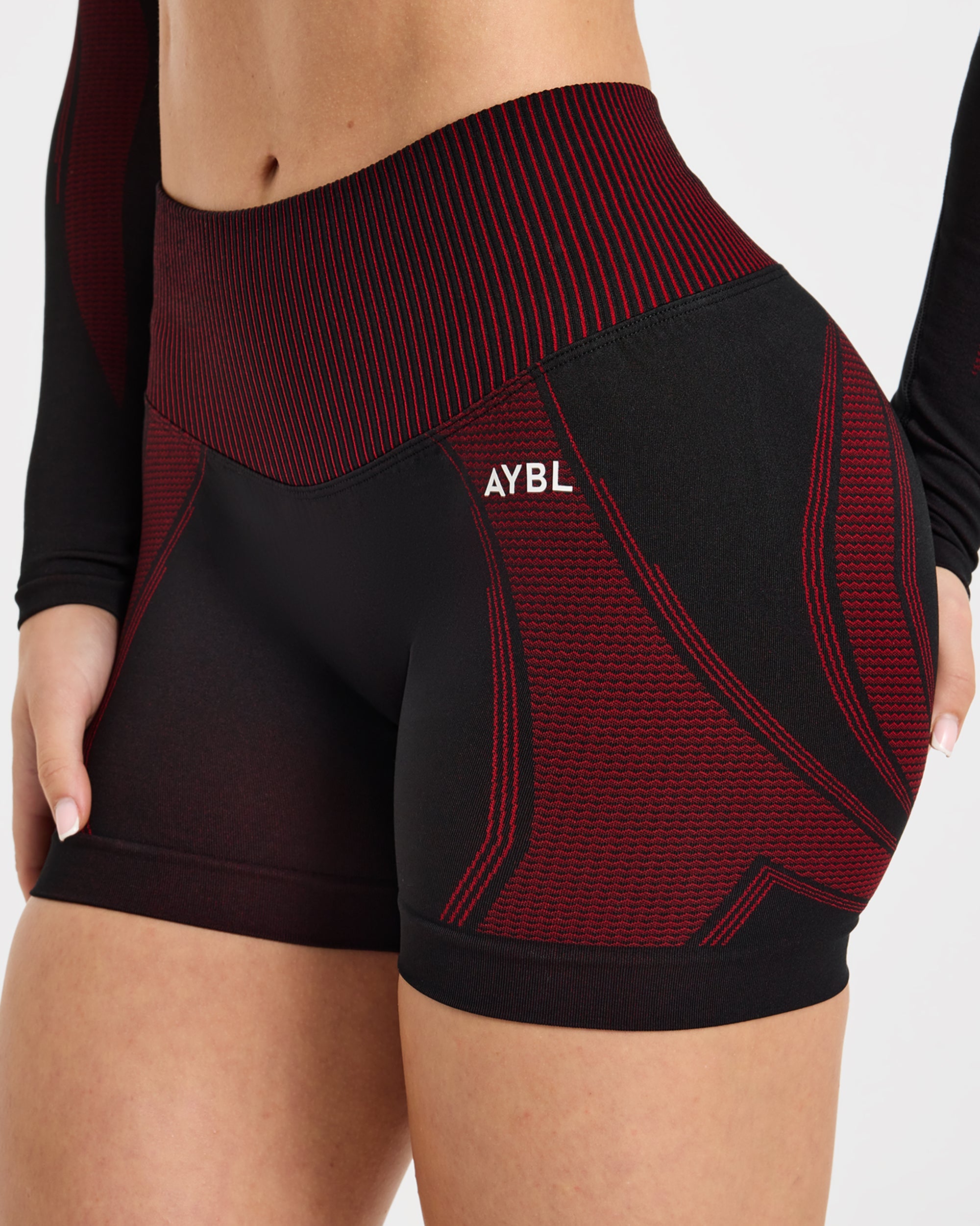 Charge Seamless Shorts - Noir/Rouge