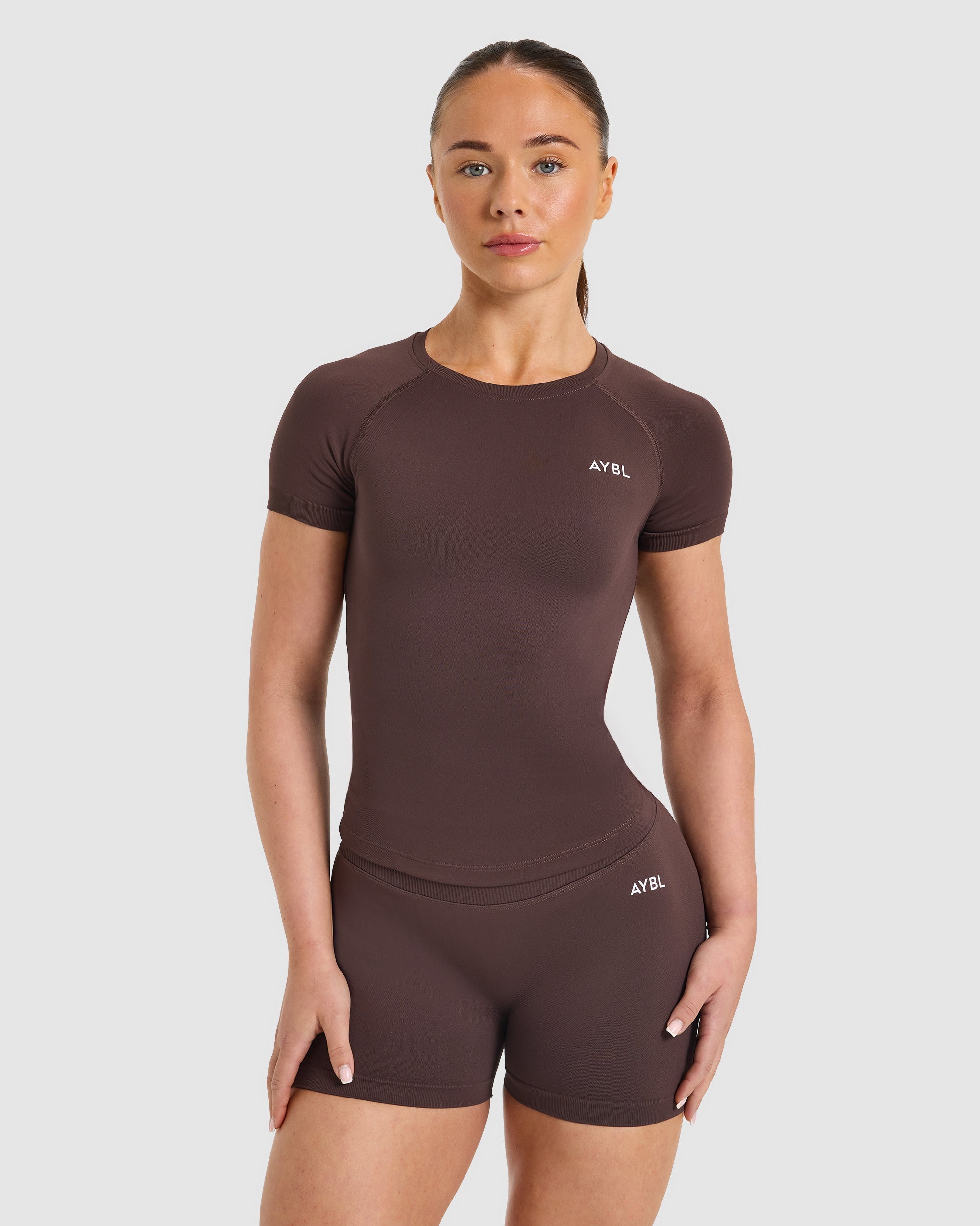 Enhance Seamless Short Sleeve Top - Cocoa Marron