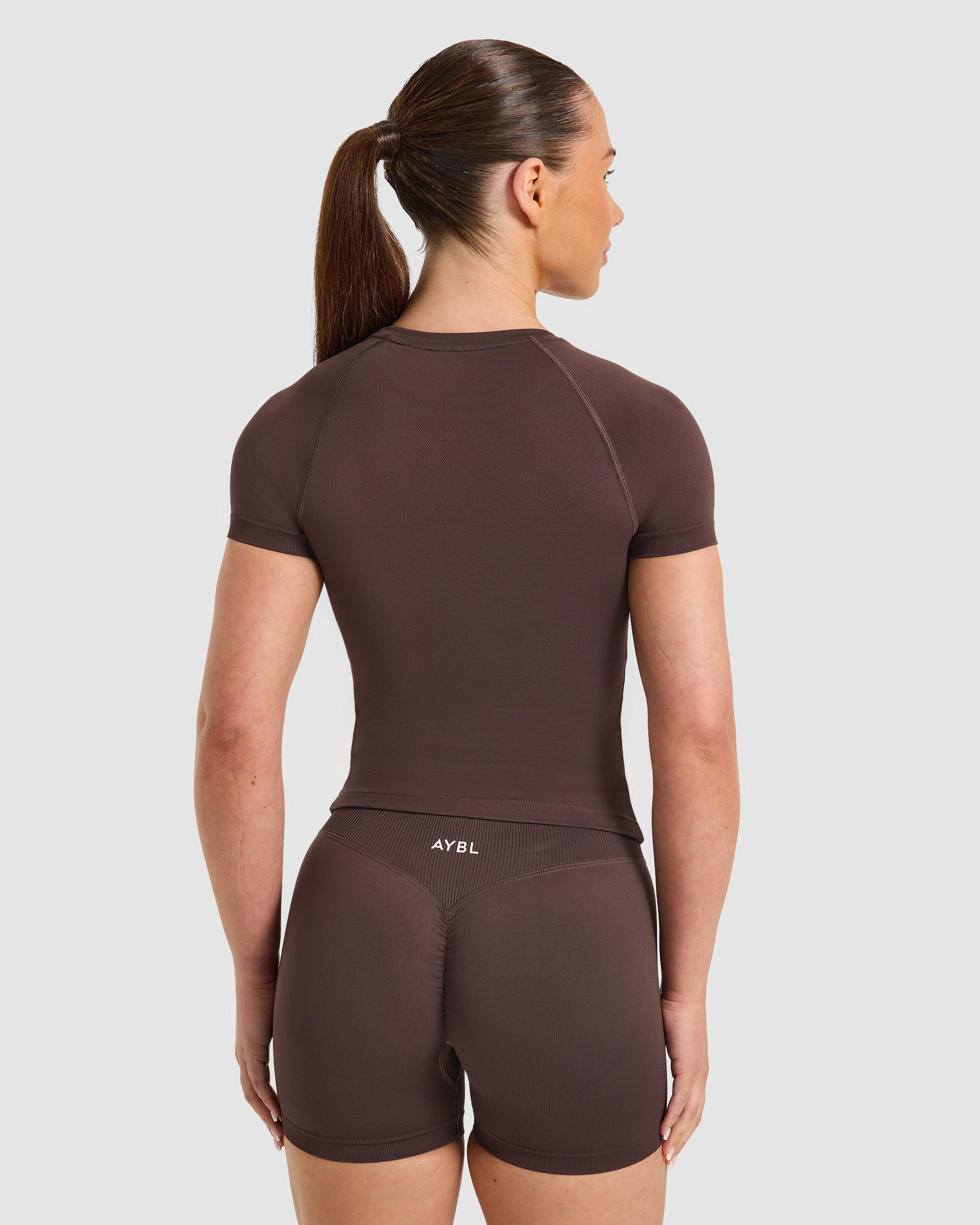 Enhance Seamless Short Sleeve Top - Cocoa Marron