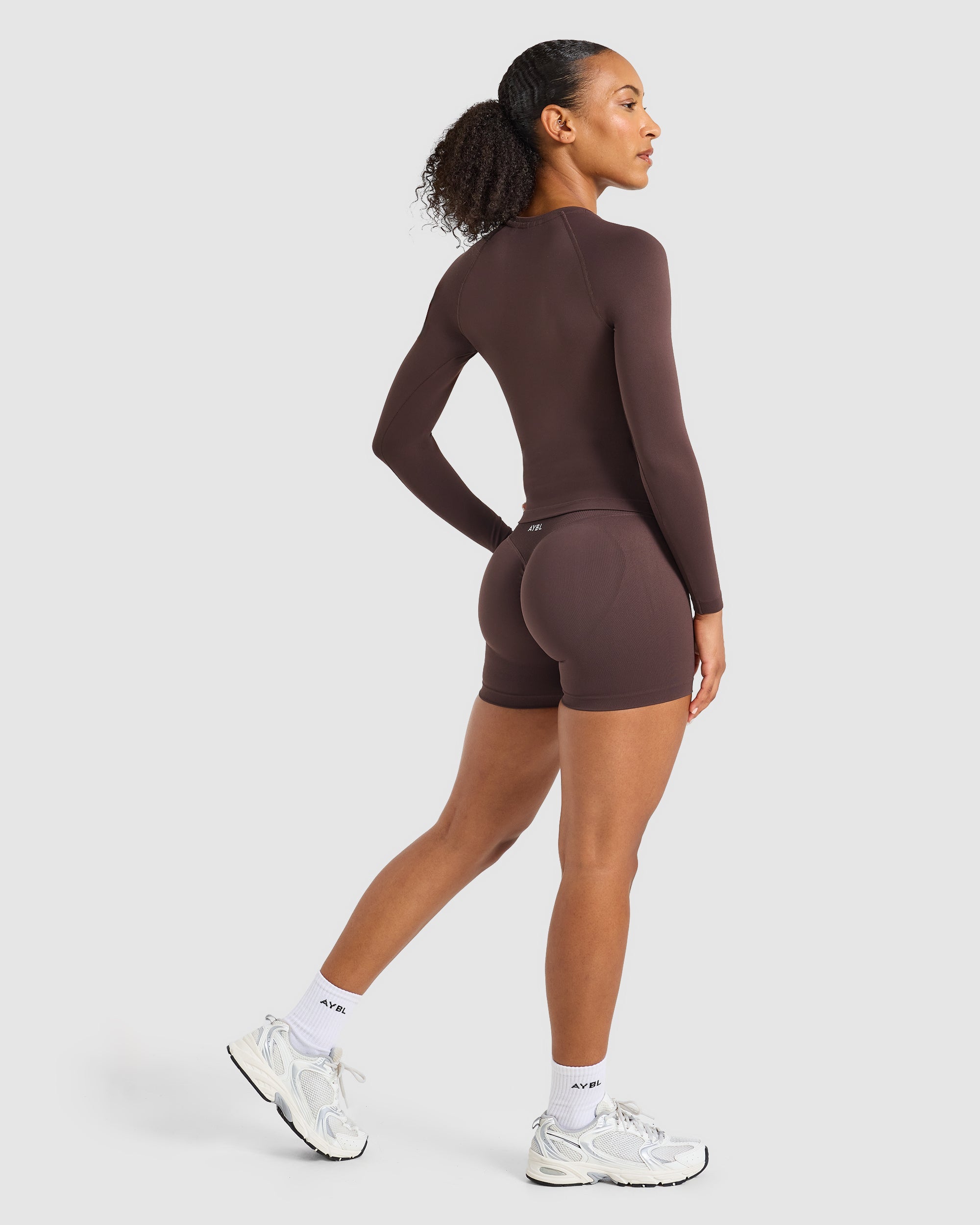 Enhance Seamless Long Sleeve Top - Cocoa Marron