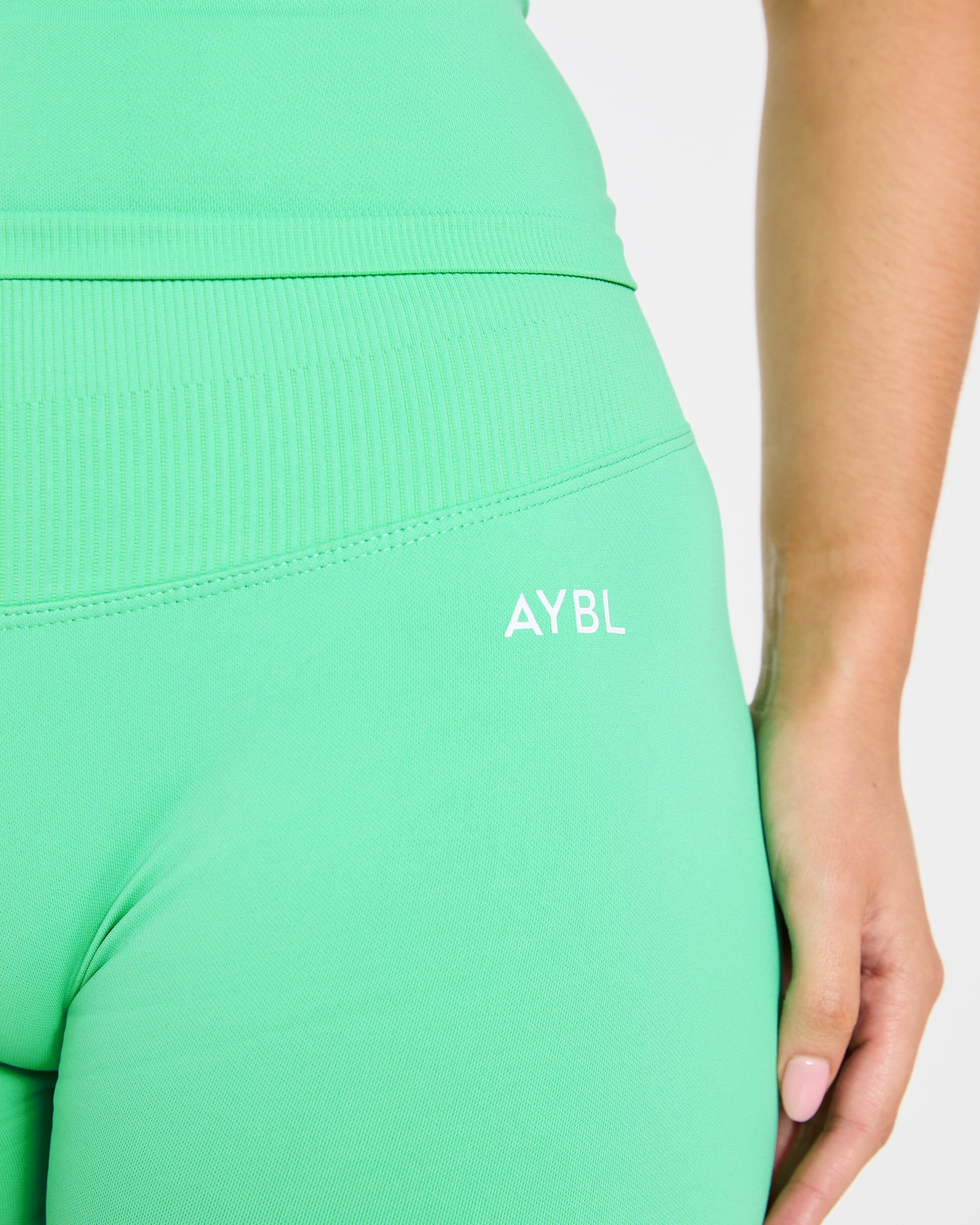 Enhance Seamless Shorts | 3.5" - Mint Vert