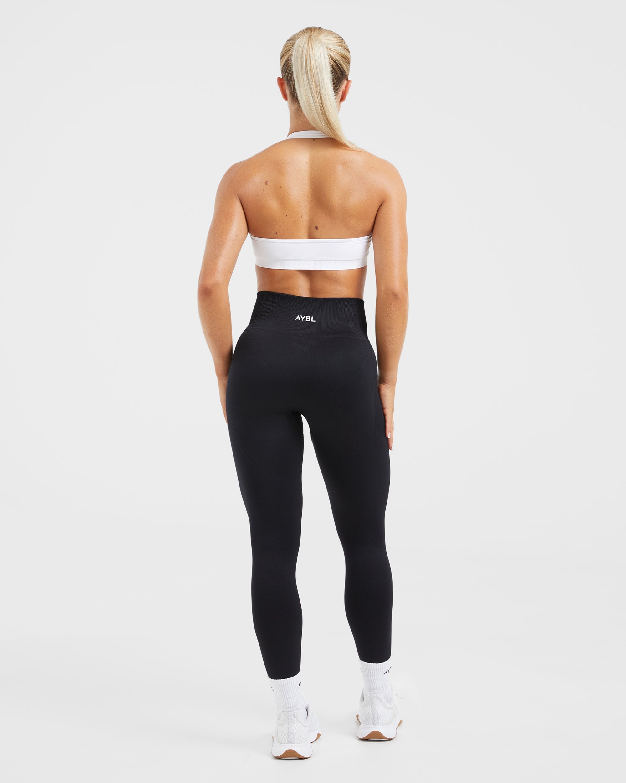 Essential Seamless Halterneck Sports Bra - Blanc