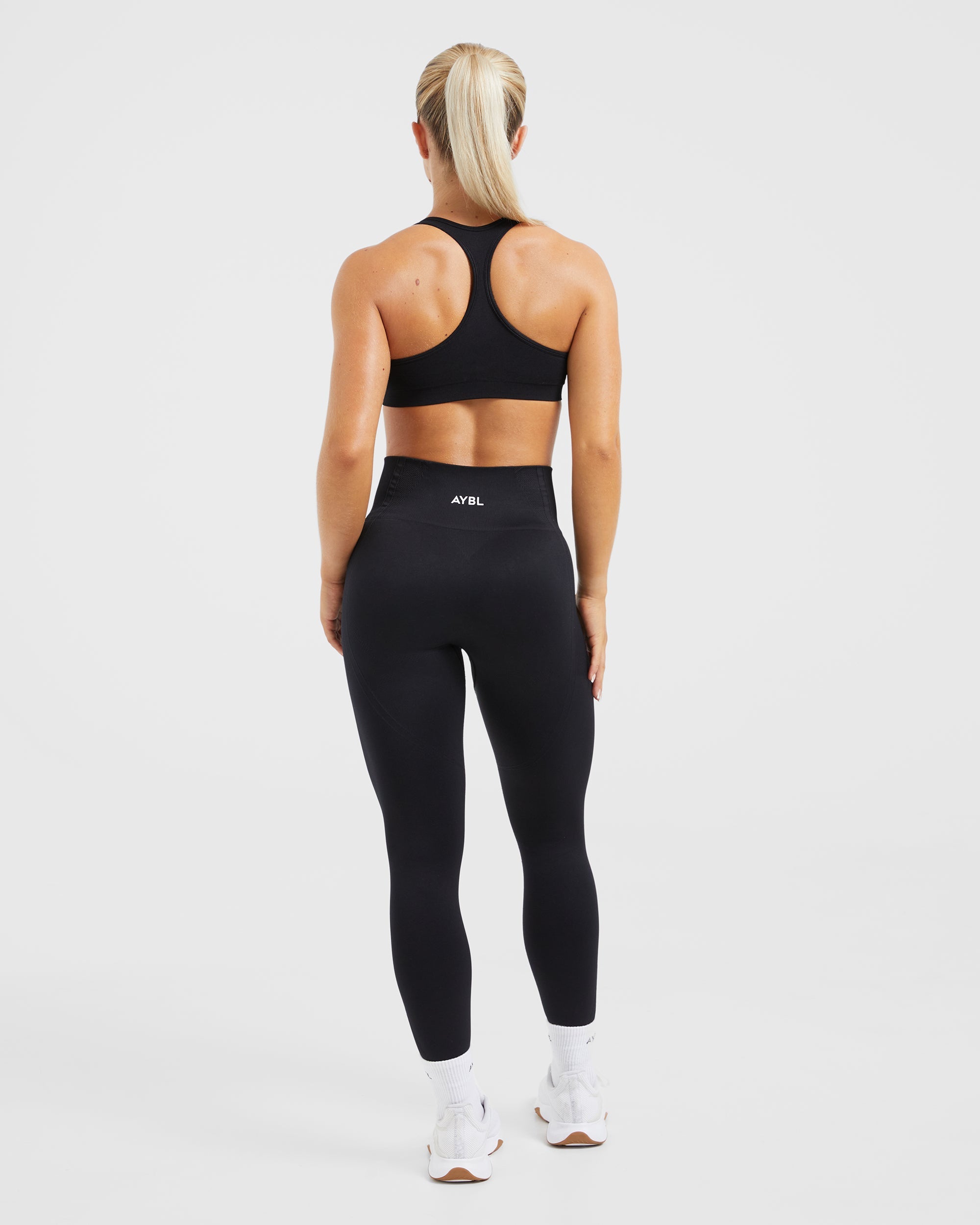 Essential Seamless Racer Back Sports Bra - Noir