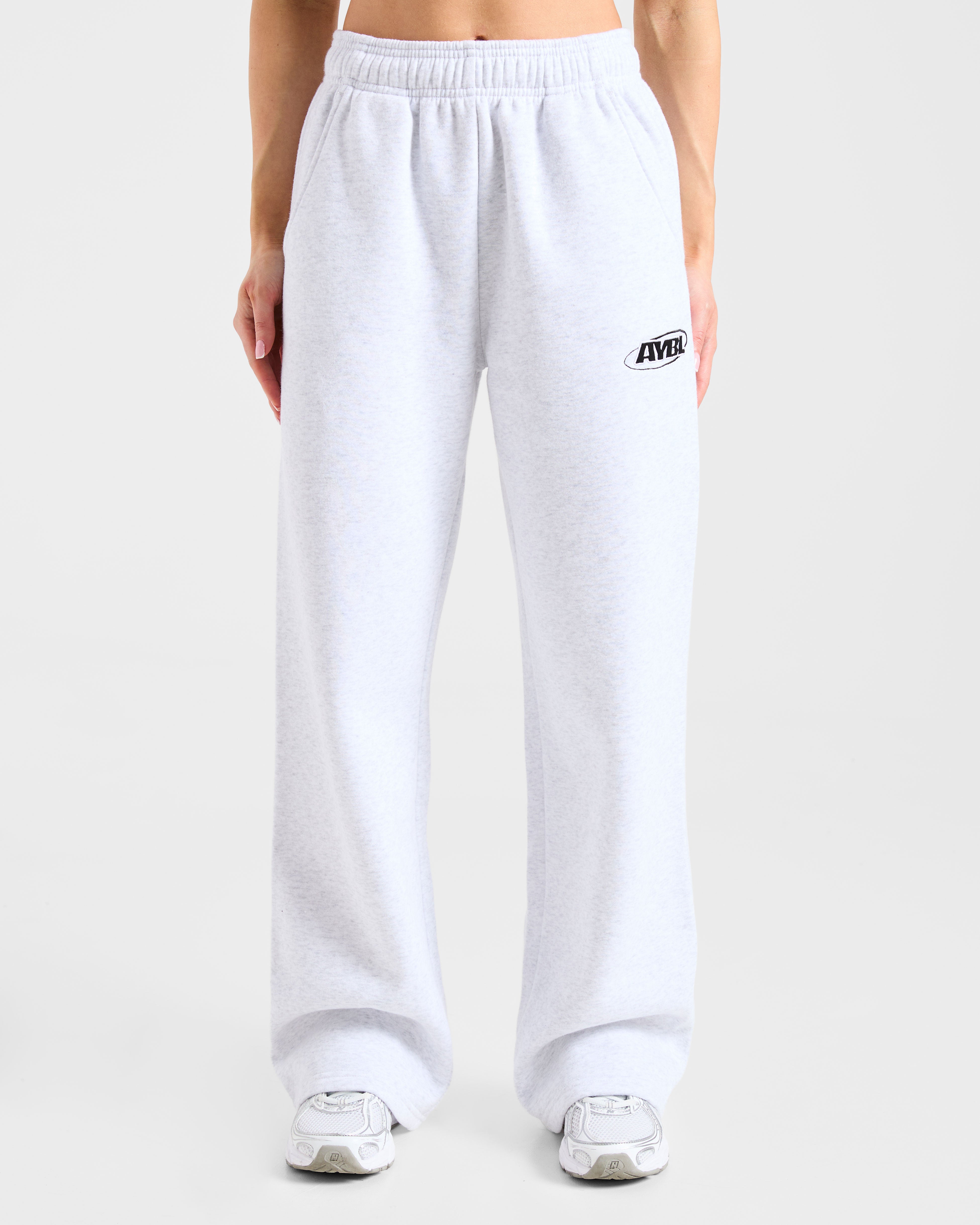 Sports Essentials Oversized Straight Leg Joggers - Heather Gris/Noir