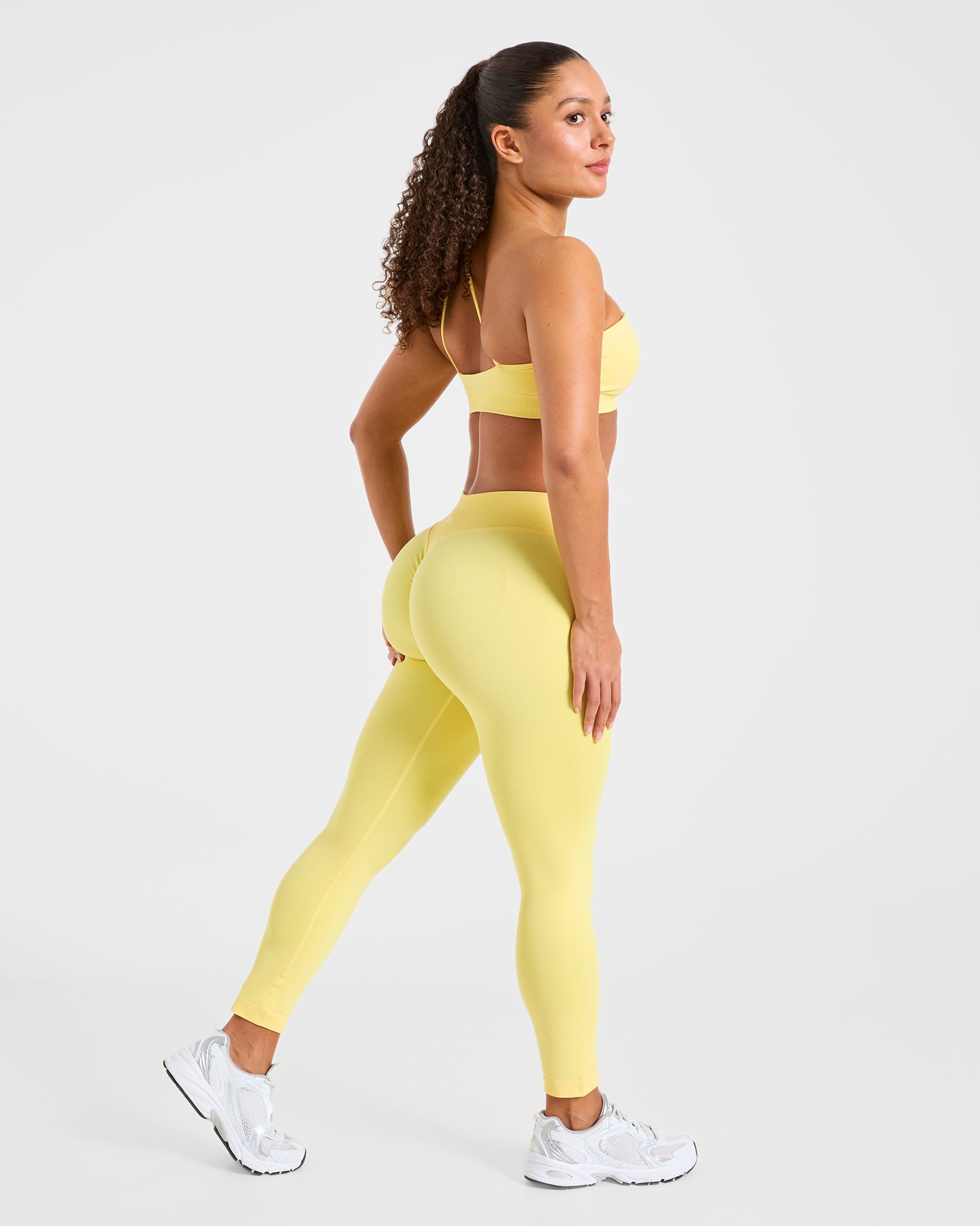 Enhance Seamless One Shoulder Sports Bra - Bright Jaune