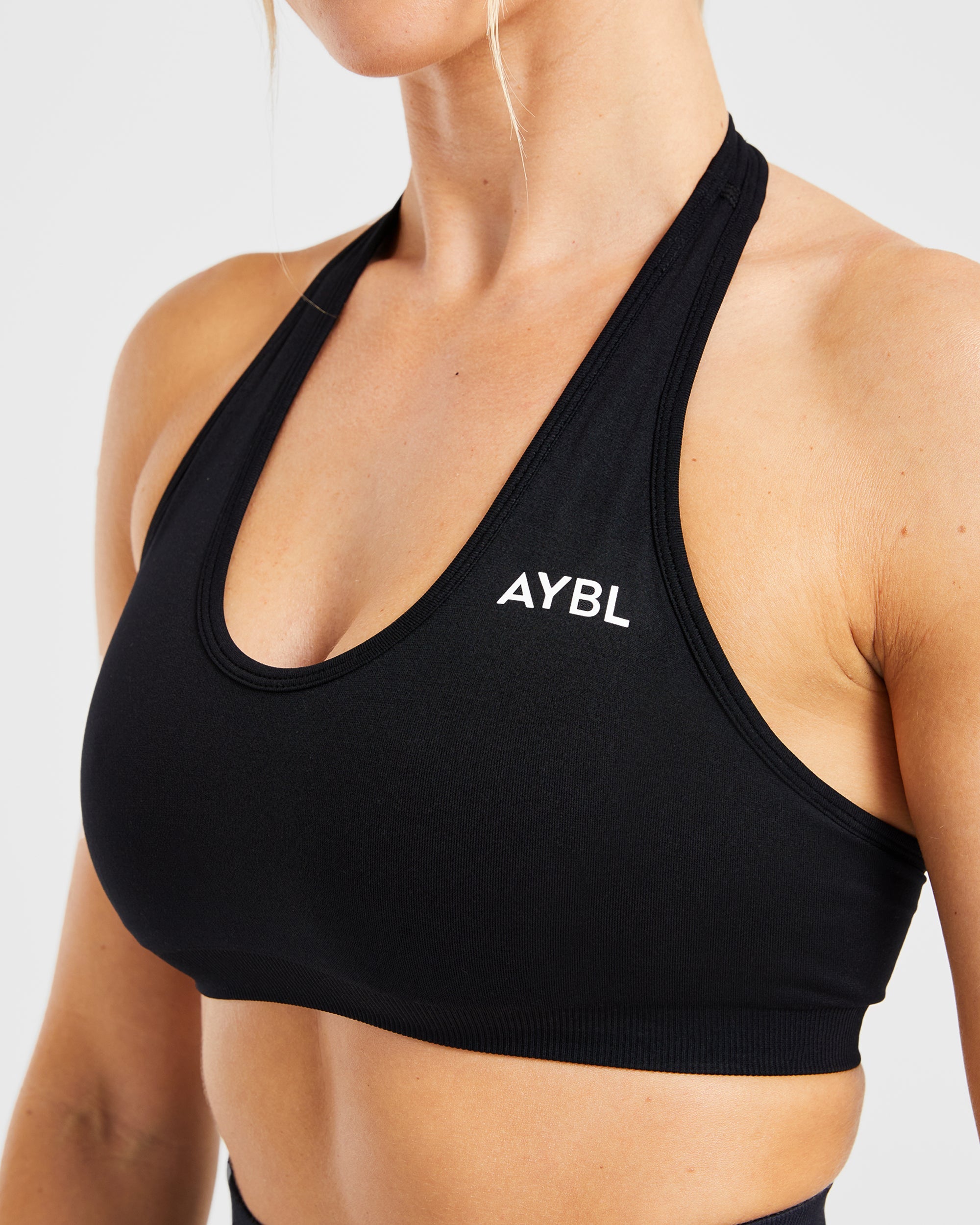 Essential Seamless Halterneck Sports Bra - Noir