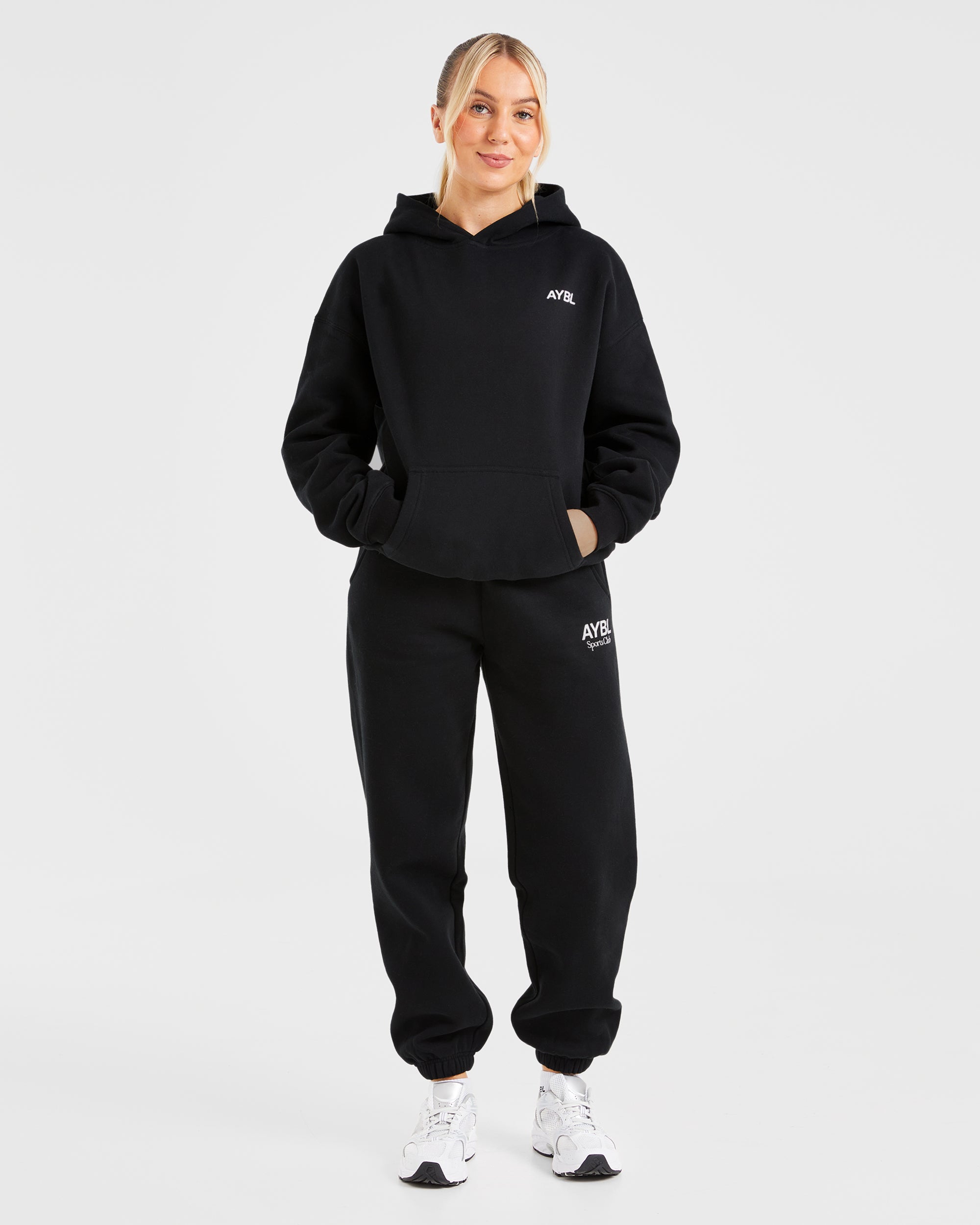 AYBL Sports Club Oversized Joggers - Noir/Blanc