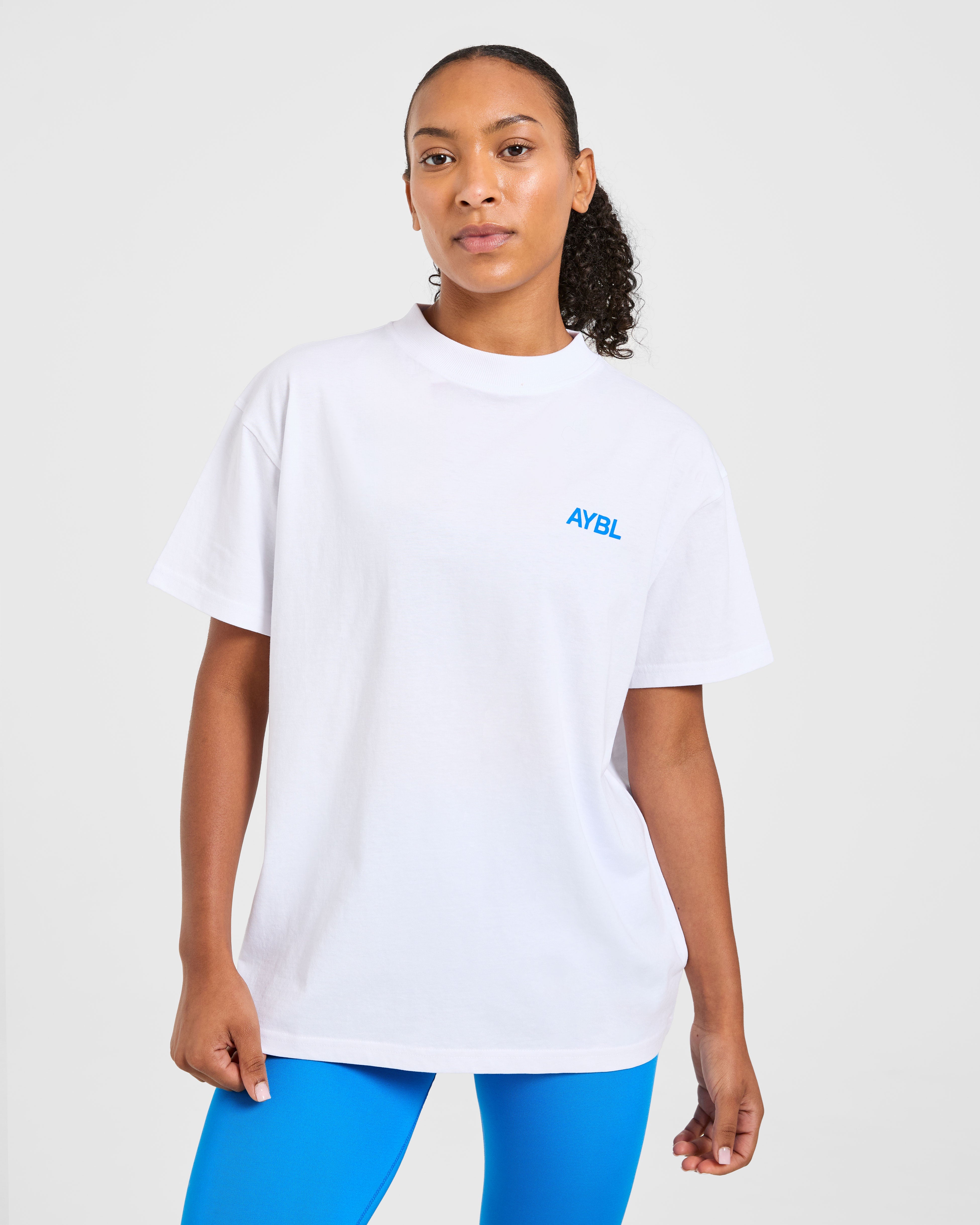 AYBL Sports Club Oversized T Shirt - Blanc/Cobalt