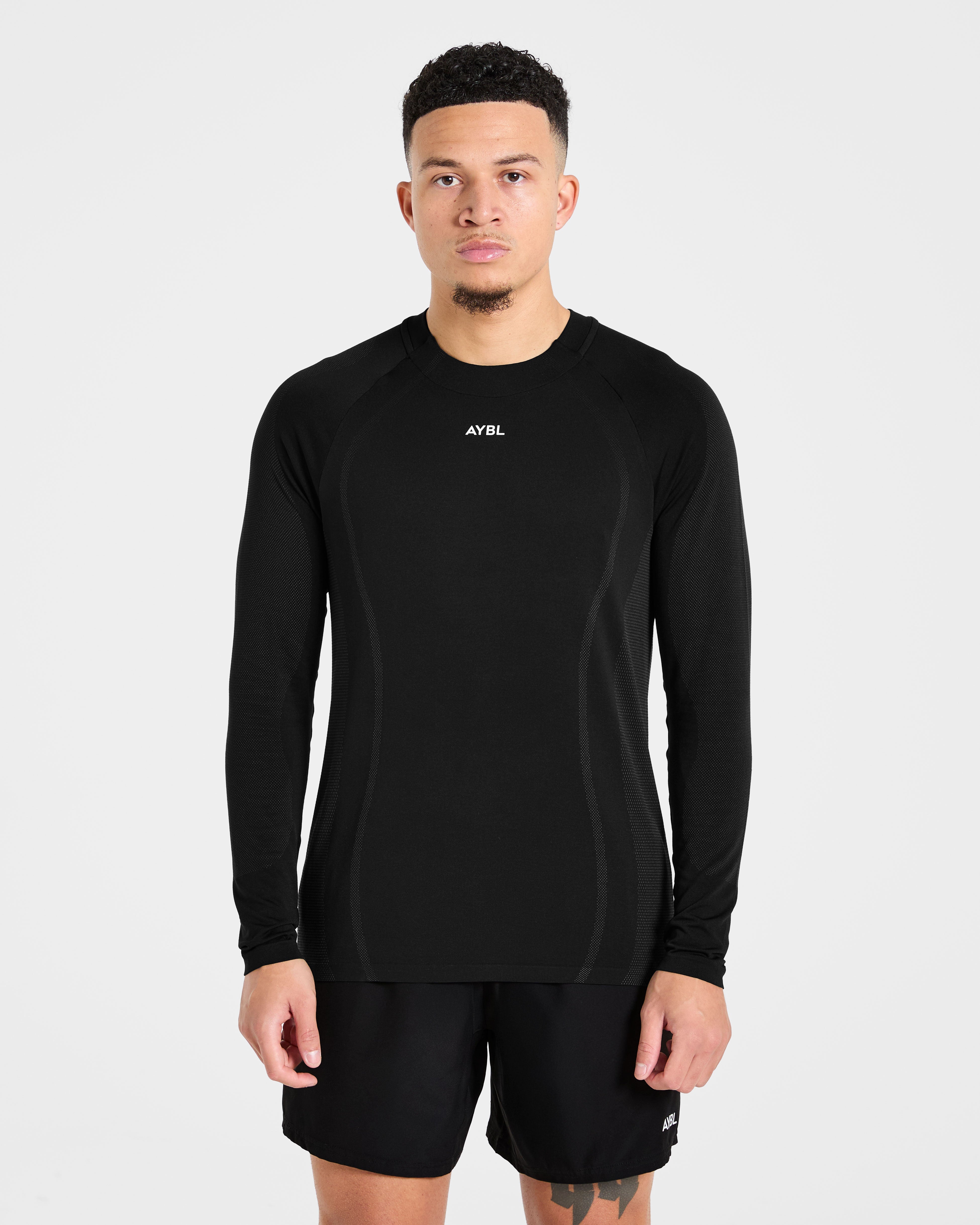 Attain Seamless Long Sleeve T Shirt - Noir