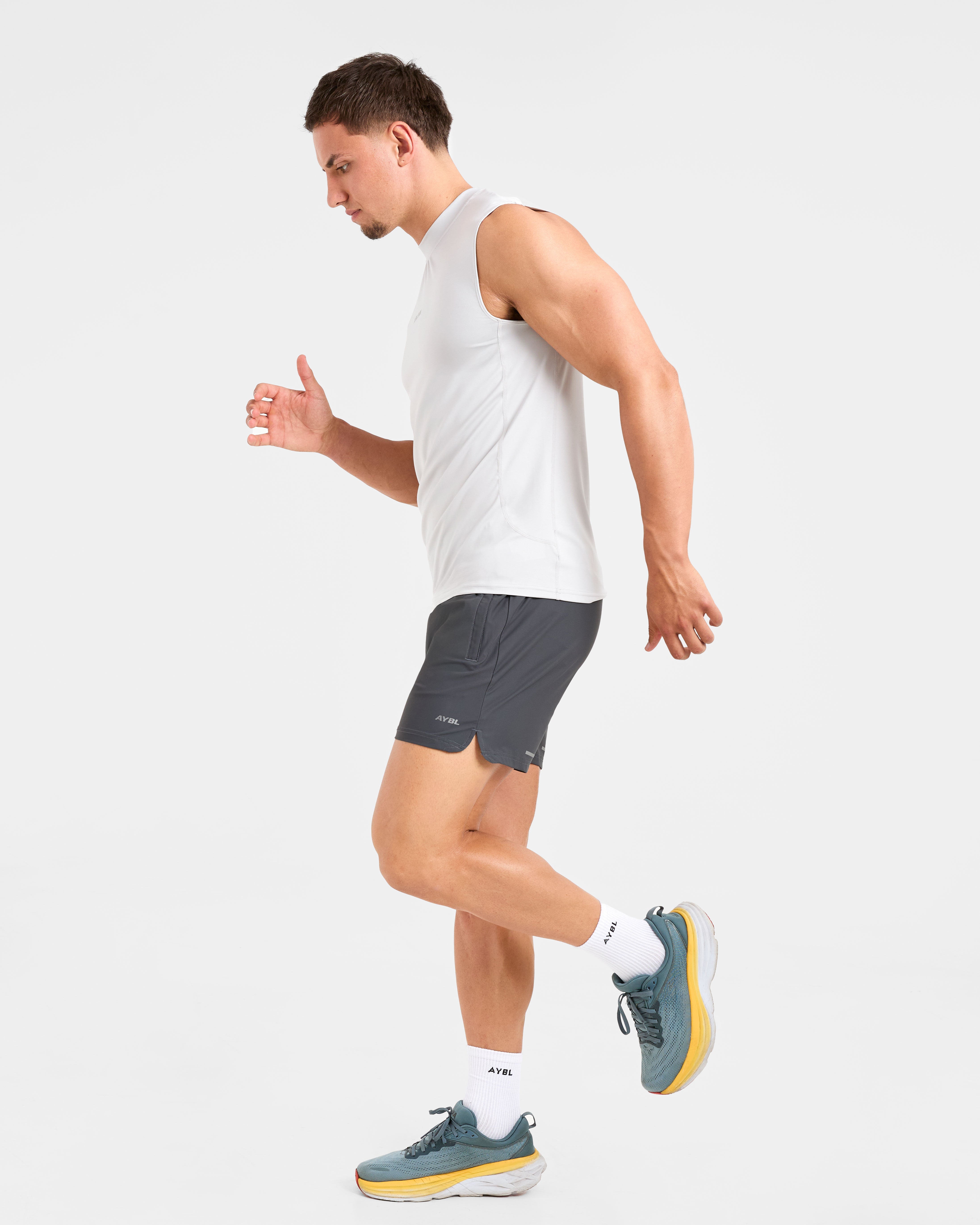 Run 5" Shorts - Hurricane Gris
