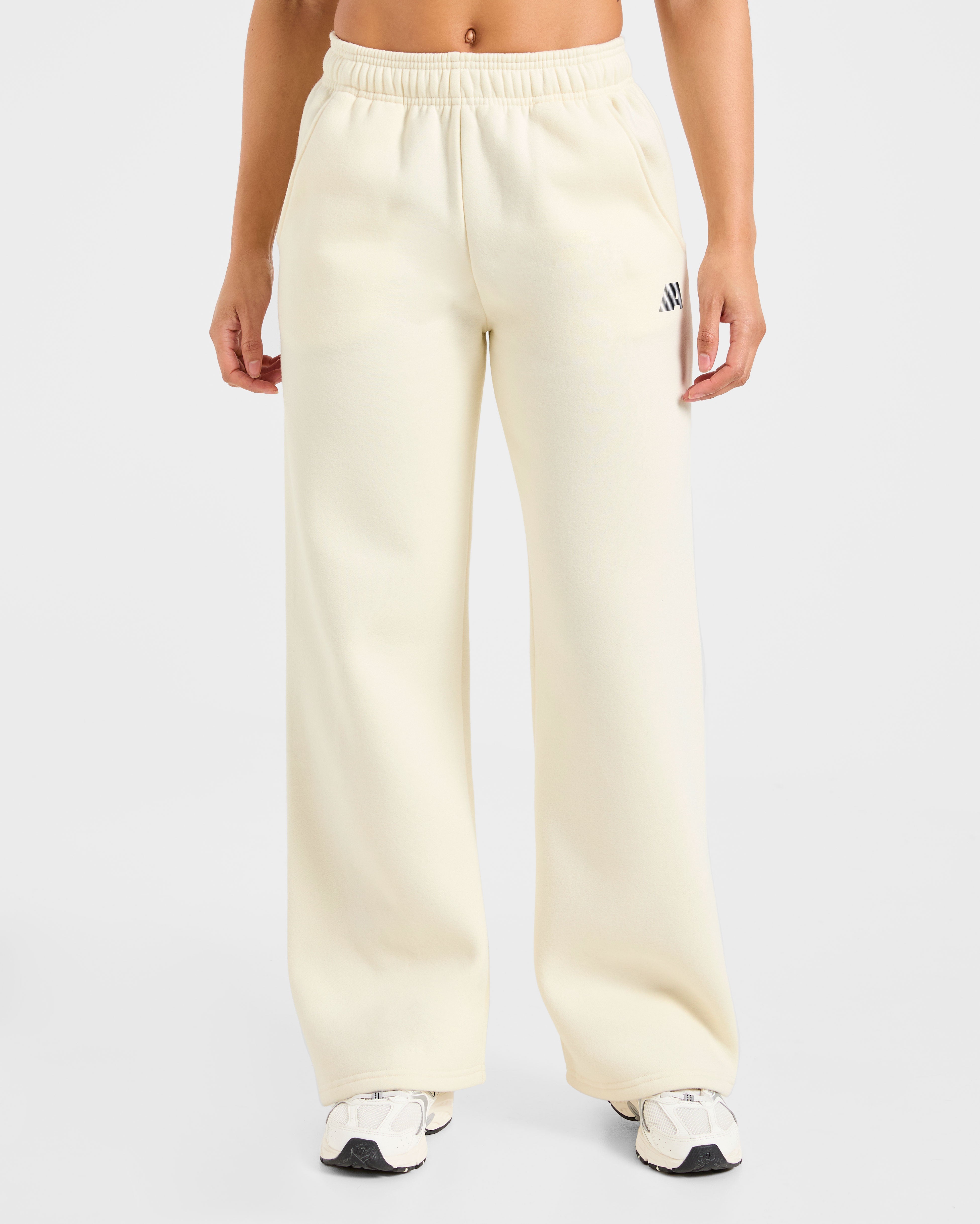 Retro Athletics Oversized Straight Leg Joggers - Butter Jaune/Navy