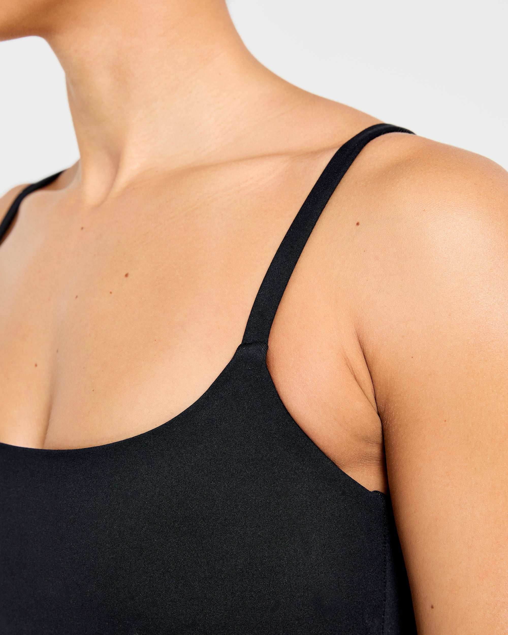 Essential Strappy Tank Top - Noir