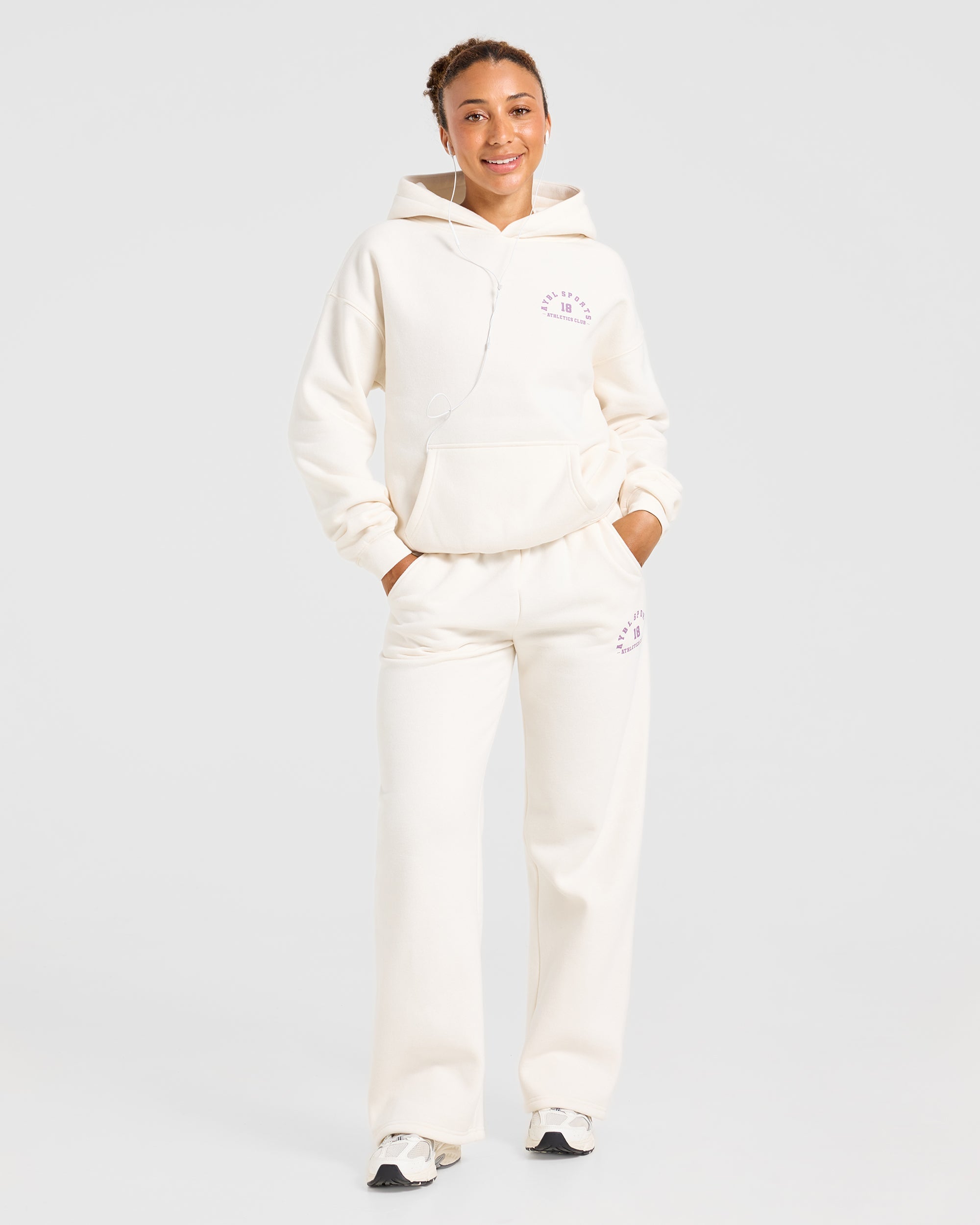 AYBL Sports 18 Oversized Hoodie - Off Blanc