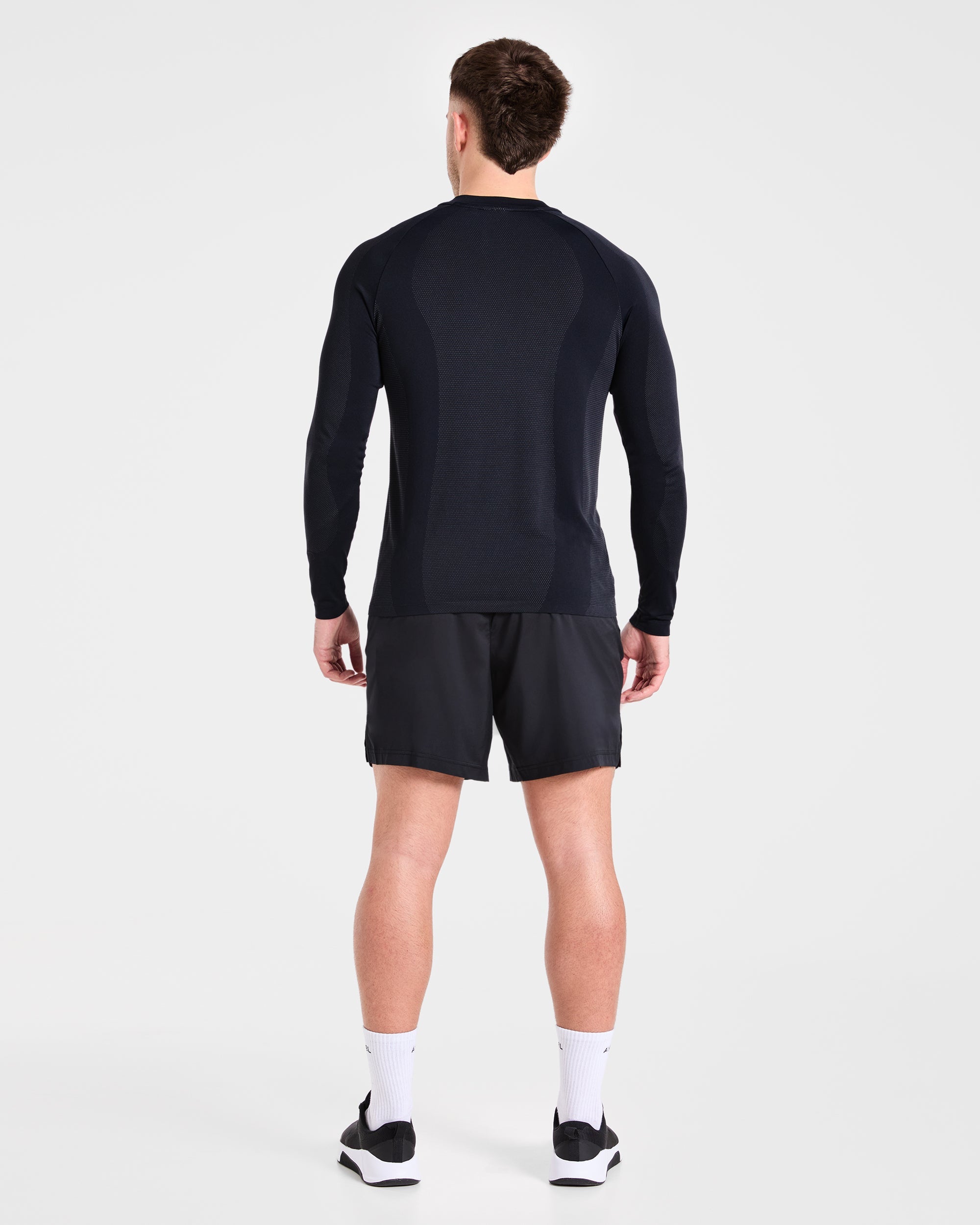 Attain Seamless Long Sleeve T Shirt - Noir