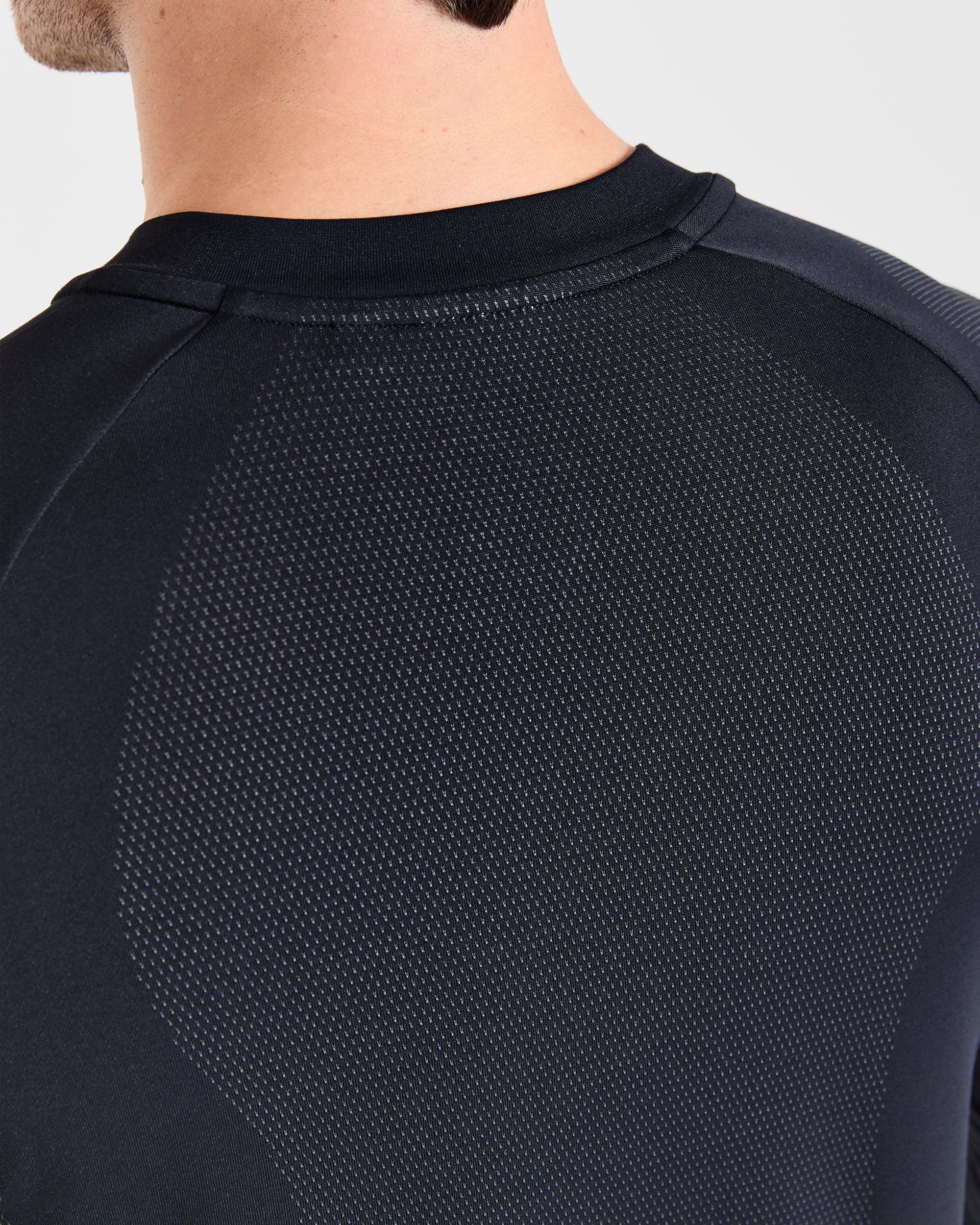 Attain Seamless Long Sleeve T Shirt - Noir