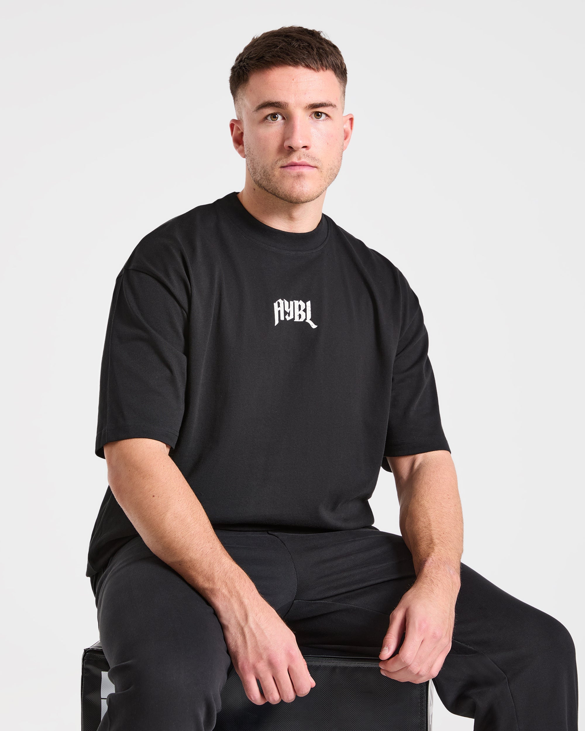 Heavy Lifting Gothic Oversized T Shirt - Noir/Off Blanc