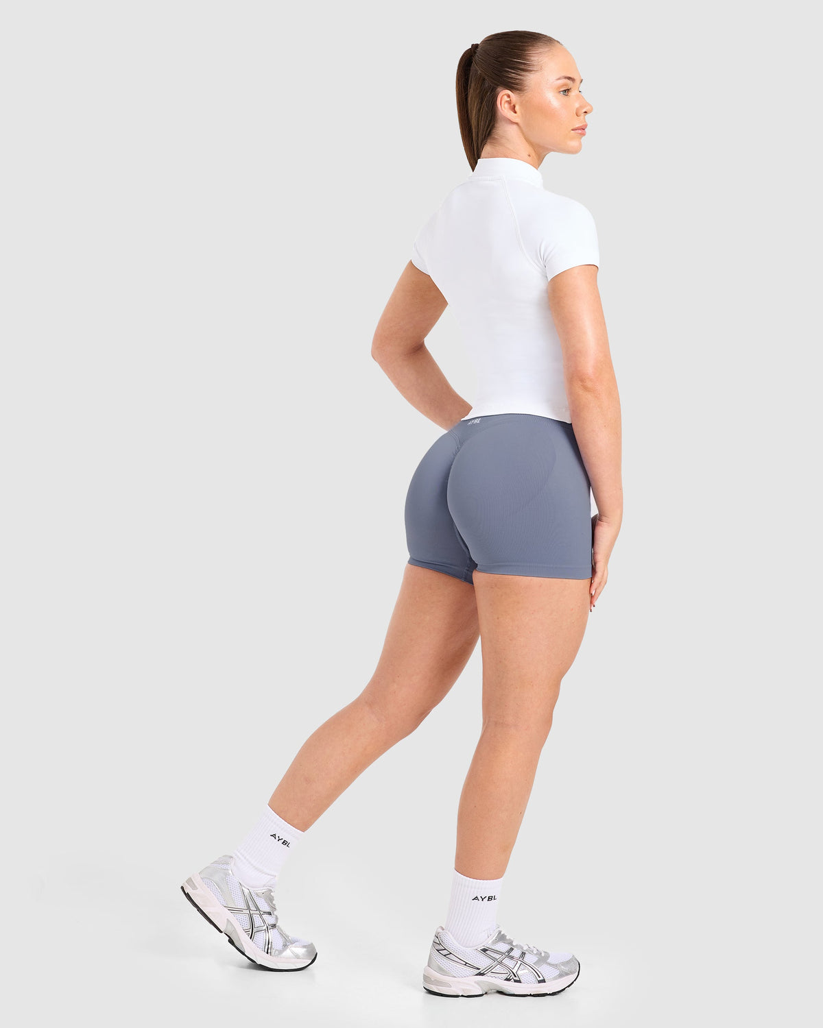 Enhance Seamless Short Sleeve Zip Up Jacket - Blanc