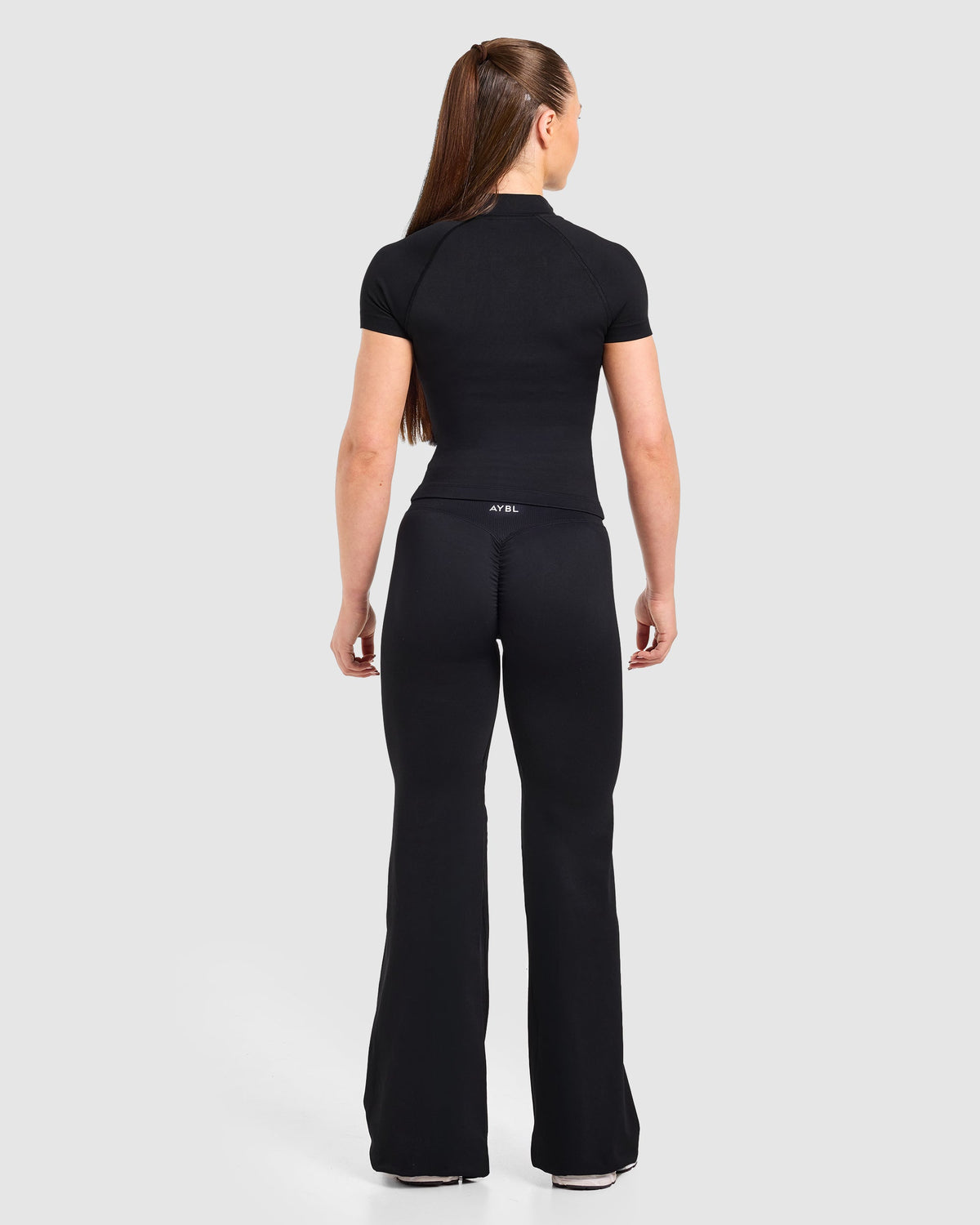 Enhance Seamless Short Sleeve Zip Up Jacket - Noir