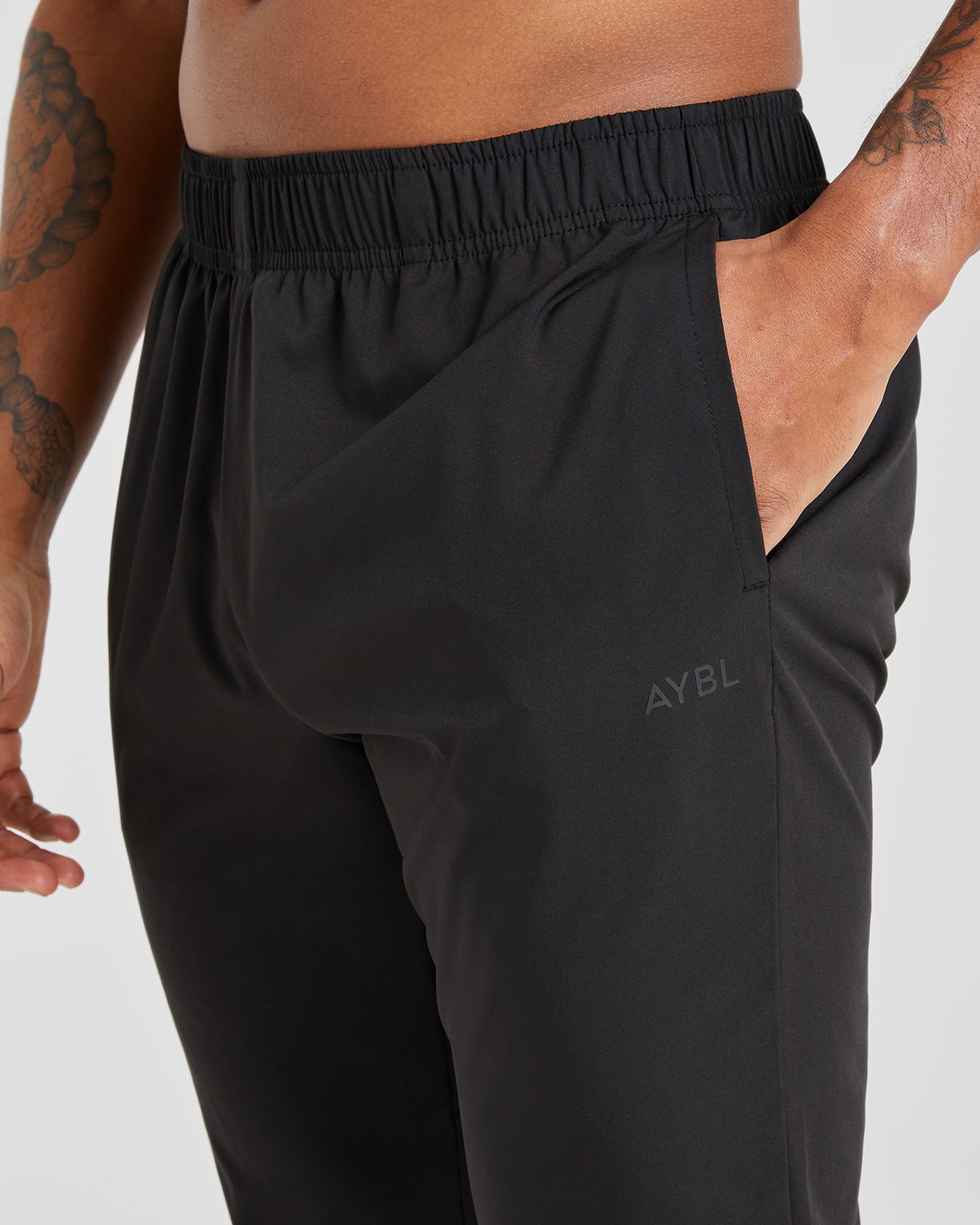 Ascend Woven Joggers - Noir