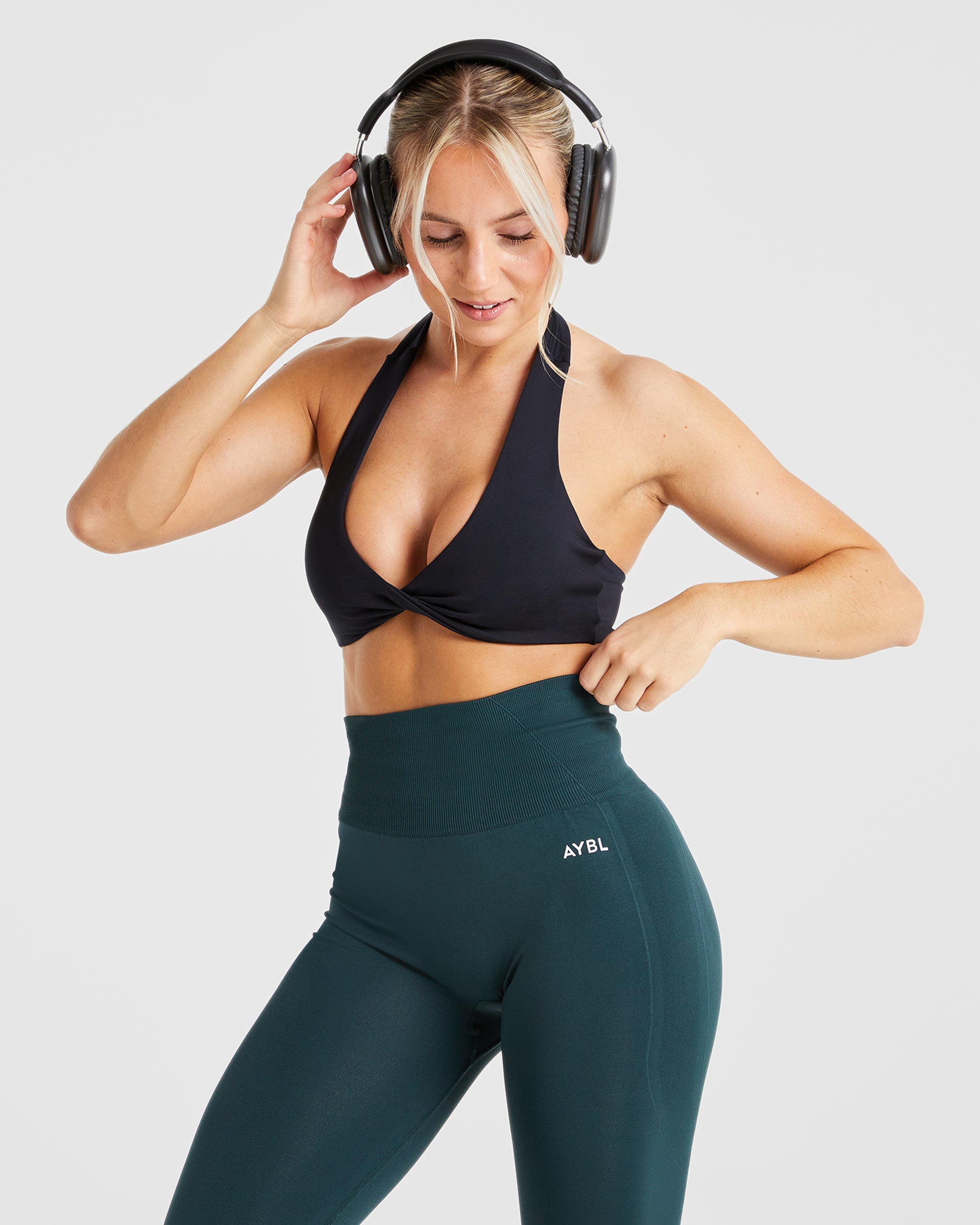 Essential Halterneck Sports Bra - Noir