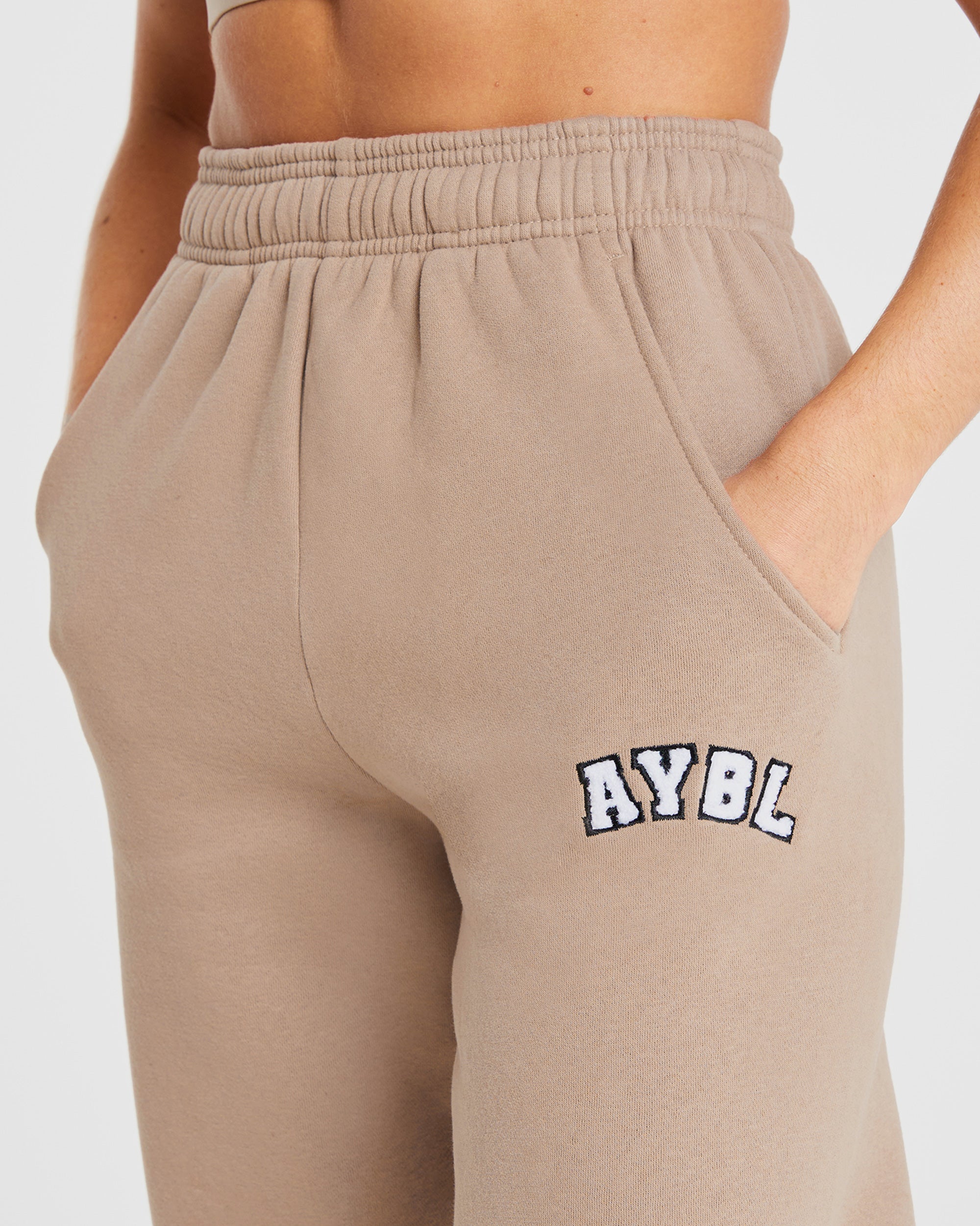 Varsity Oversized Joggers - Latte Marron