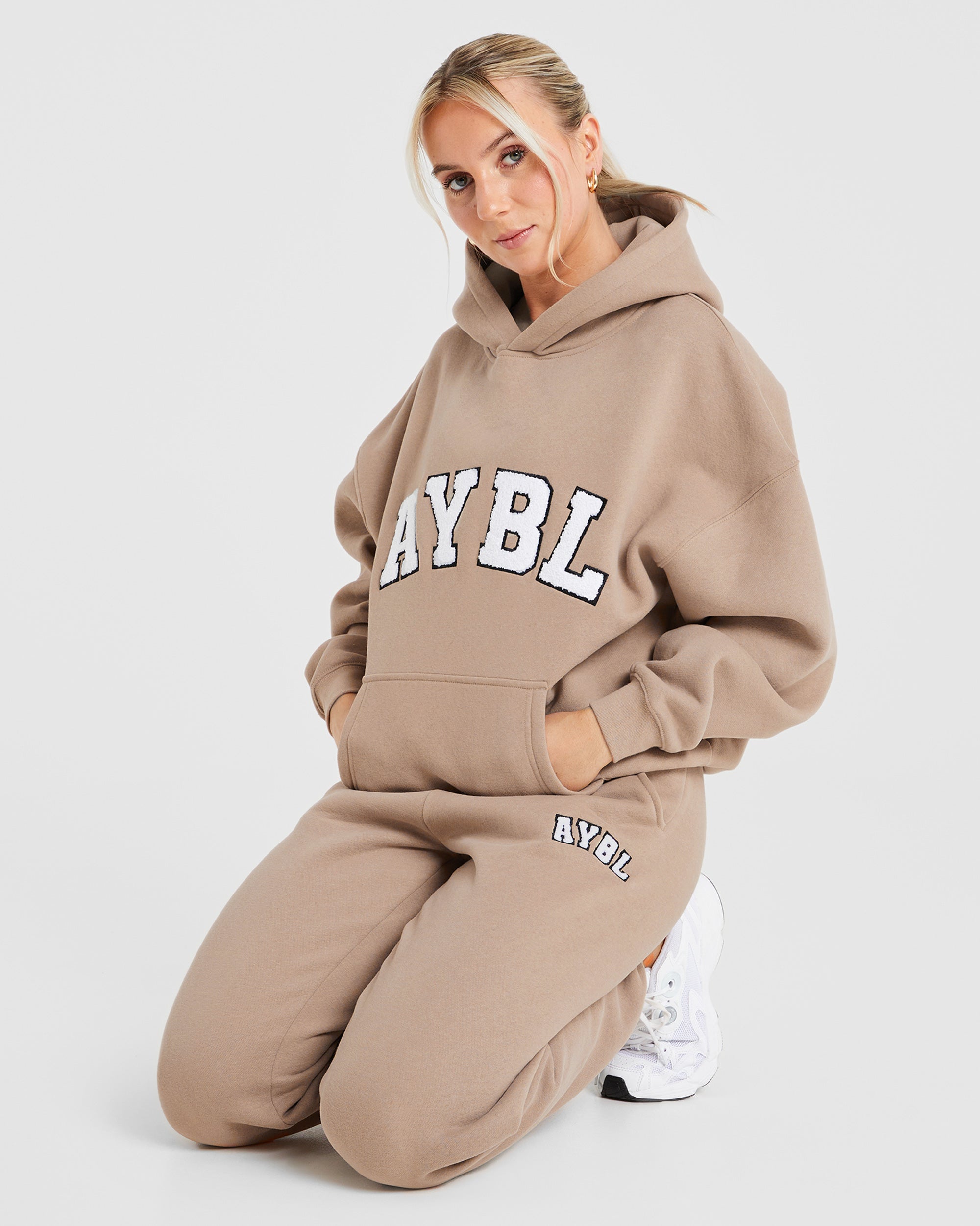 Varsity Oversized Hoodie - Latte Marron