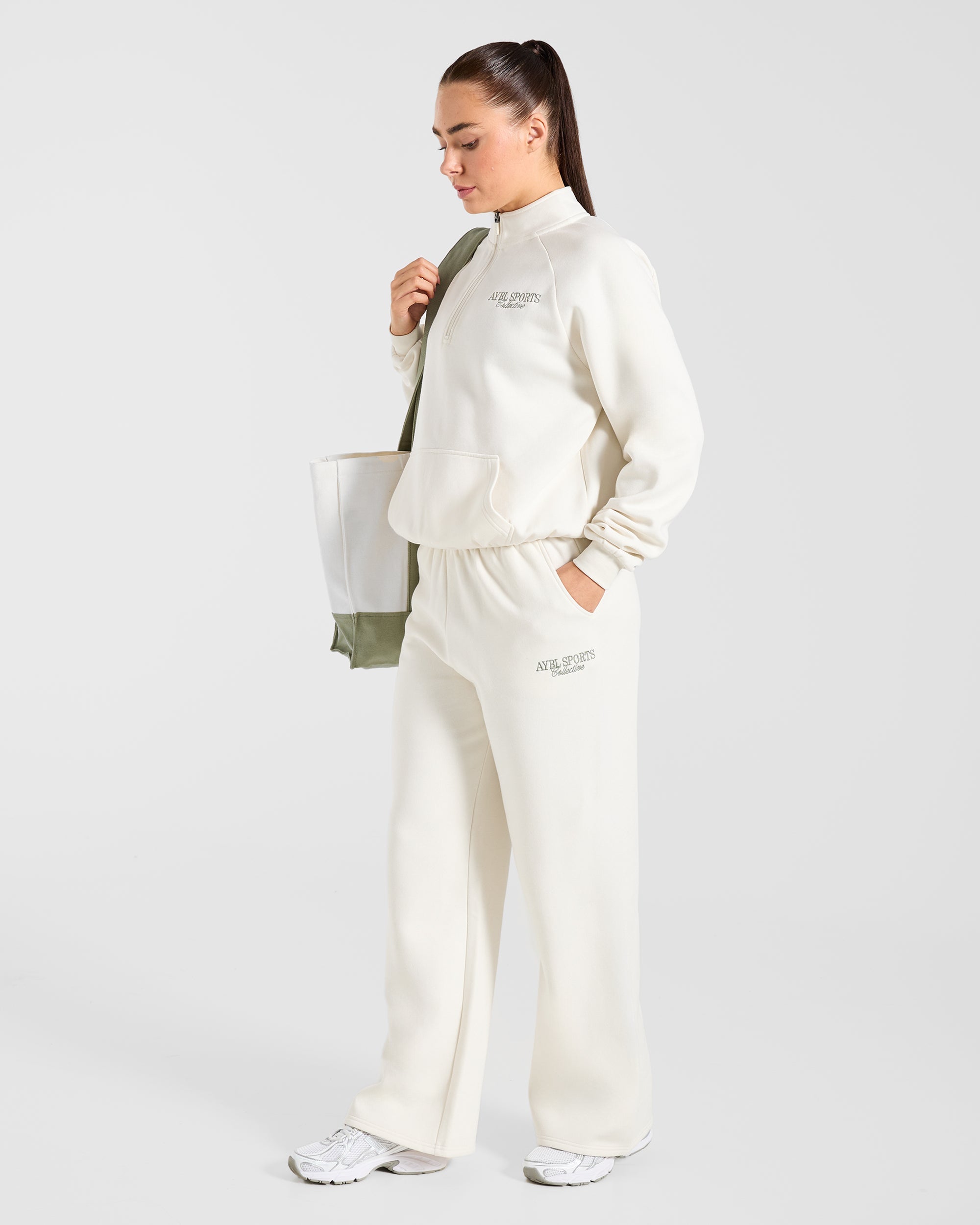 Sports Collective Oversized Straight Leg Joggers - Off Blanc/Vert