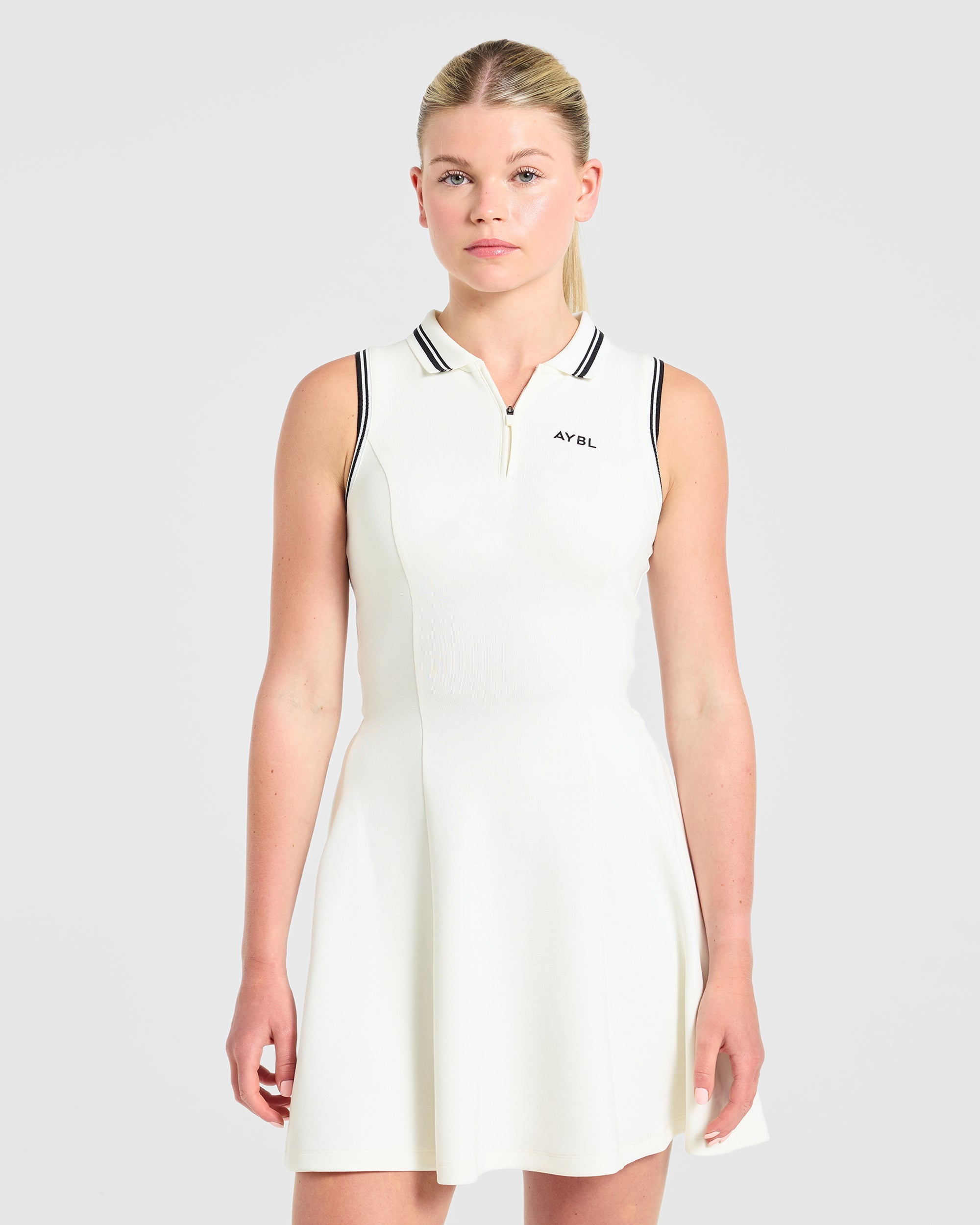 Classic Pleated Dress - Blanc