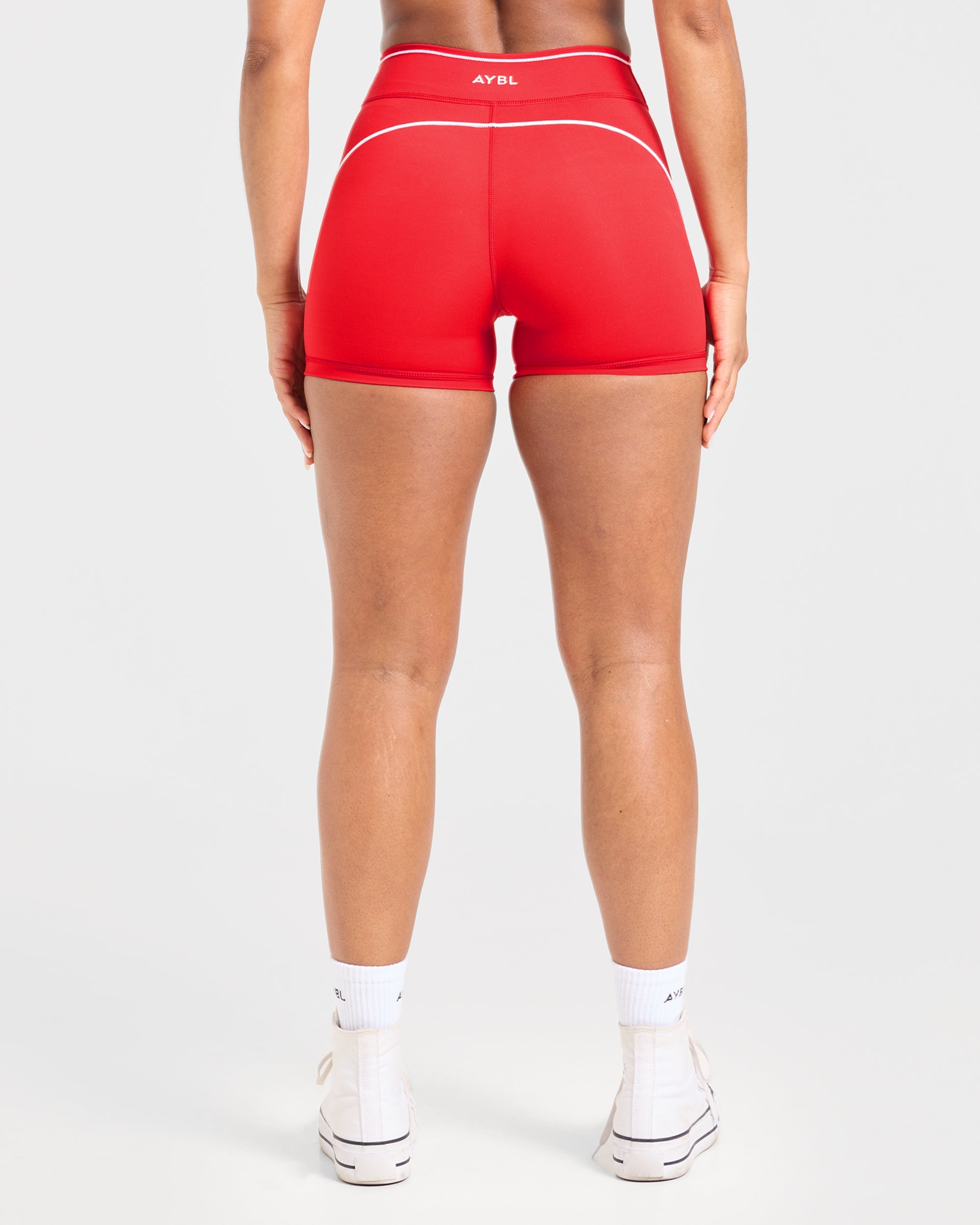 Form Shorts - Rouge