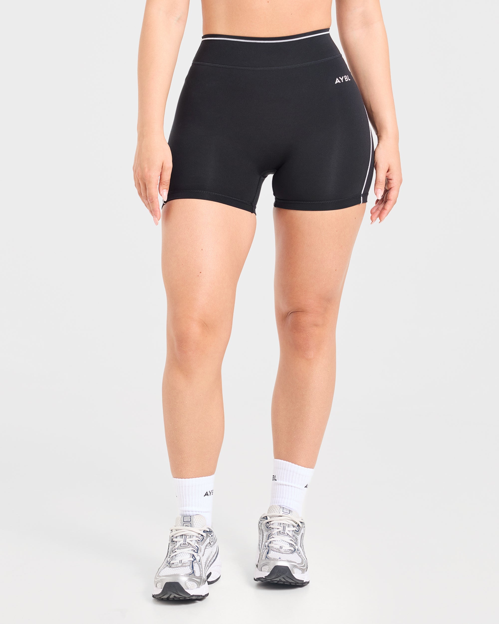 Form Shorts - Noir