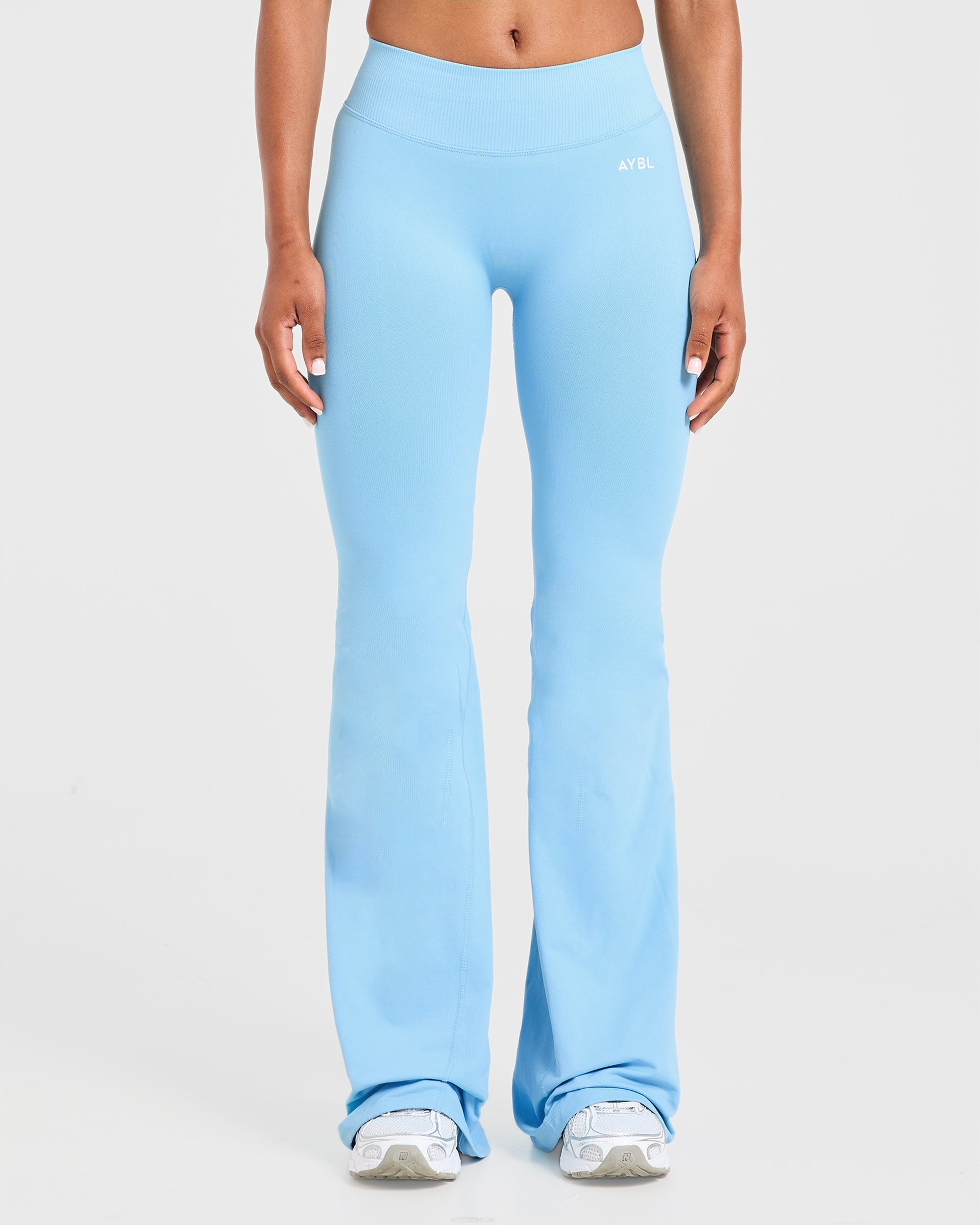 Enhance Seamless Flared Leggings - Powder Bleu