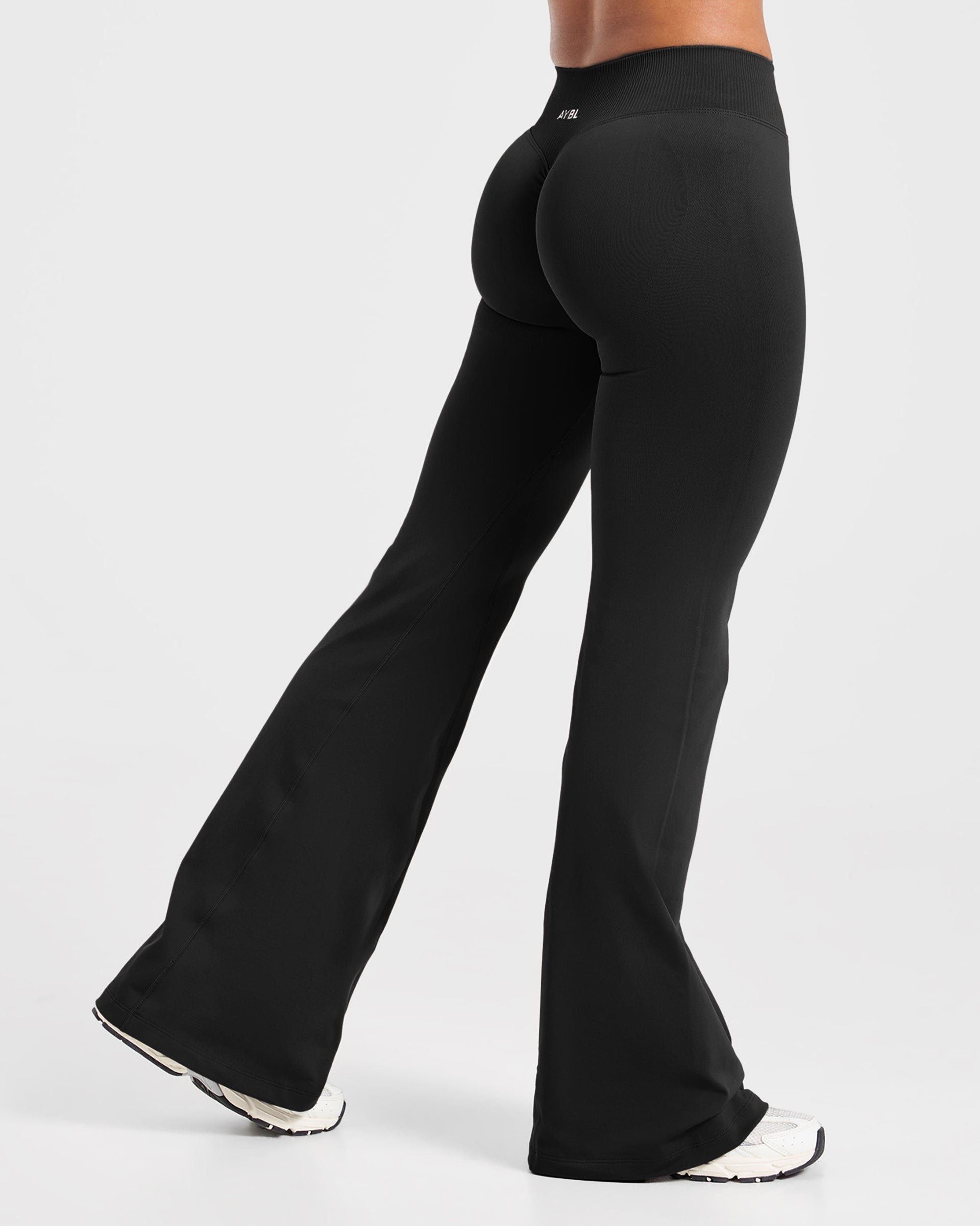 Enhance Seamless Flared Leggings - Noir